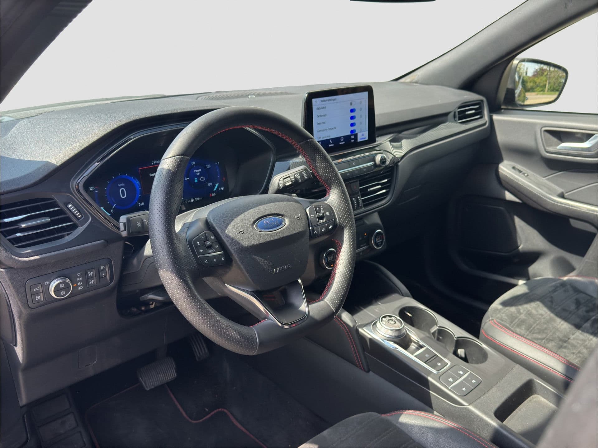 Ford Kuga 2.5 PHEV ST-Line X | Leder | 19" | Drive Ass. Pack | Winter pack thumbnail 12