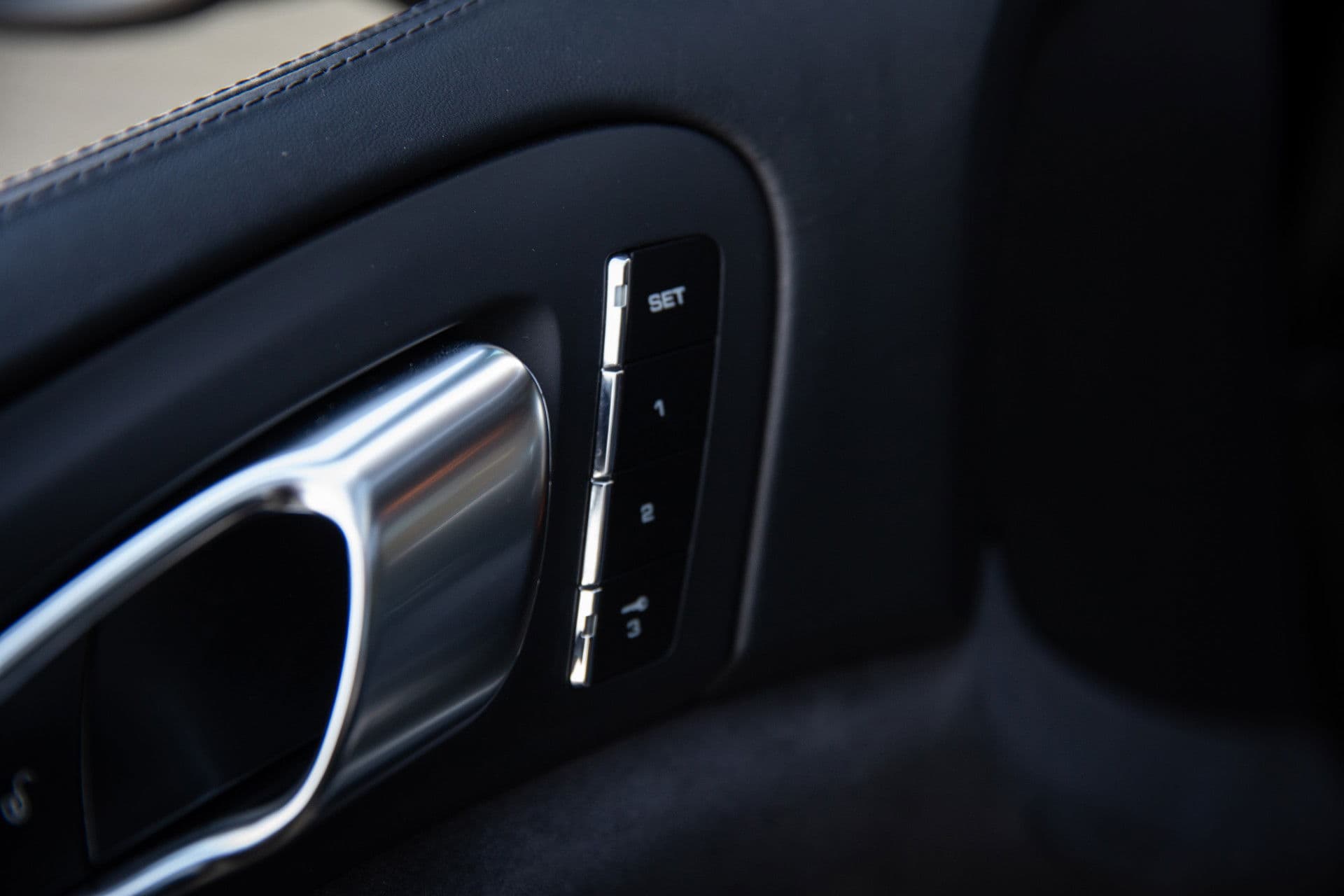 Porsche Cayenne 4.8 GTS , Panoramadak, Cruise control, Memory-seat, Achteruitrijcamera thumbnail 24