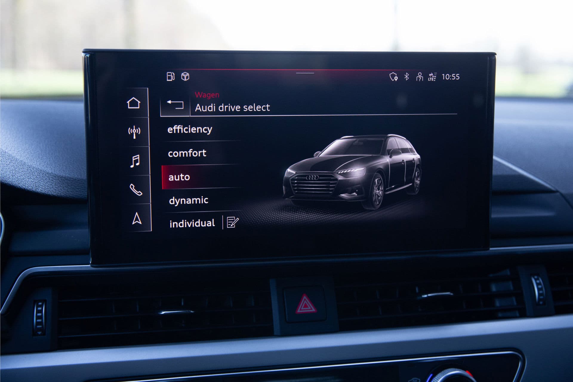 Audi A4 Avant 35 TDI Launch edition S-line , Sportstoelen, Camera, Virtual Cockpit, thumbnail 19