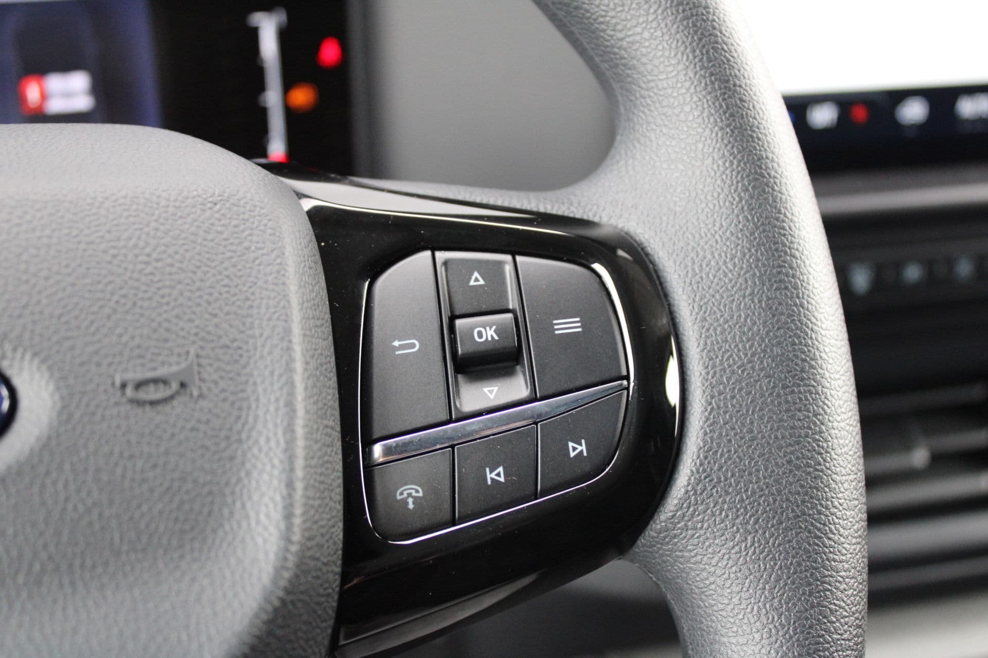 Ford Transit Custom 320 2.0 TDCI L2H1 Trend 136pk - Carplay - Android - LED koplampen - Stoelverwarming - 70l tank - Rijklaar thumbnail 23