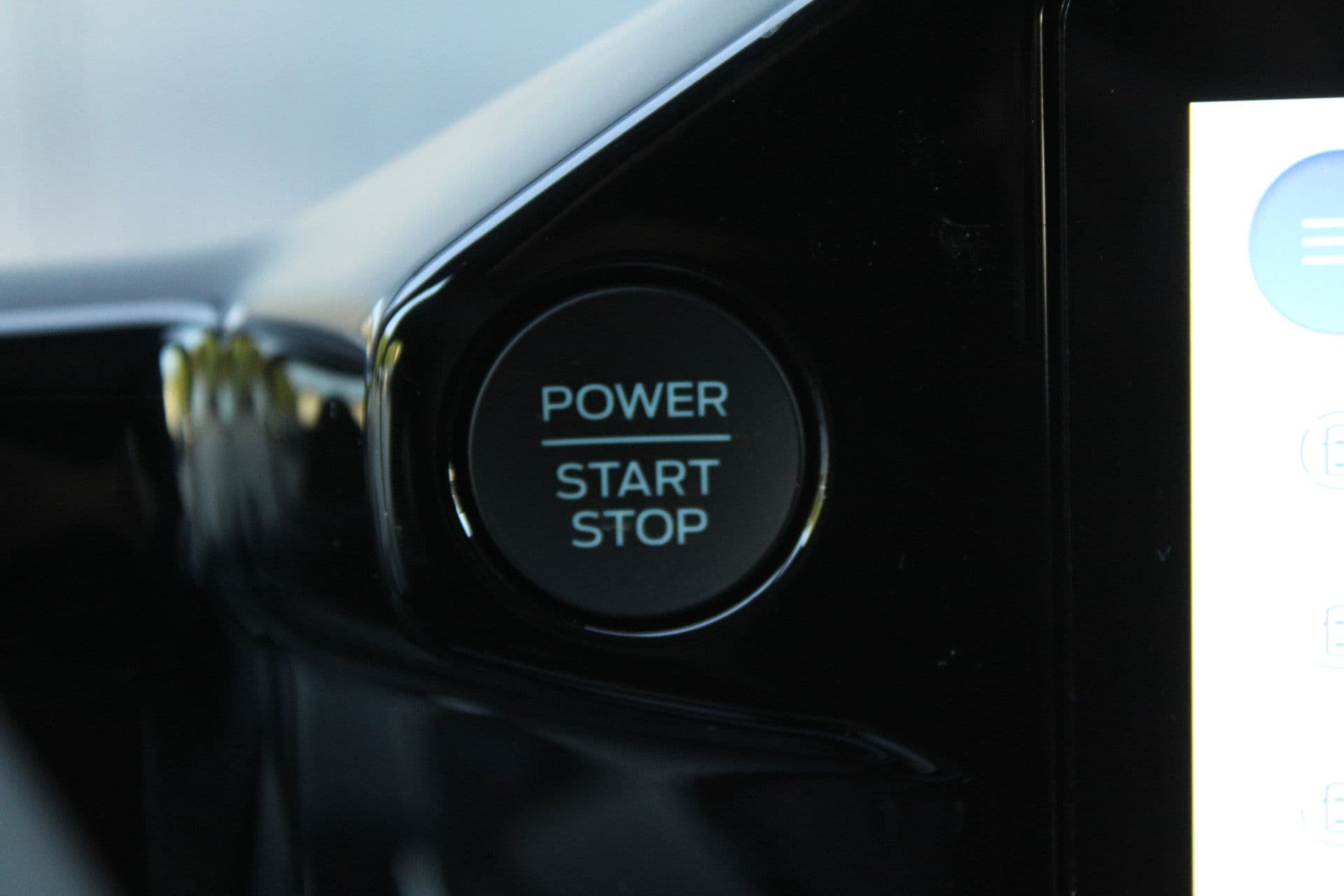 Ford Transit Custom 320 2.0 TDCI L2H1 Limited 170pk - 1+1 Stoelopstelling - 2x Schuifdeur - Adaptive Cruise - Verwarmd stuur - Blind spot - Navigatie - Camera - Draadloos laden - Rijklaar thumbnail 22