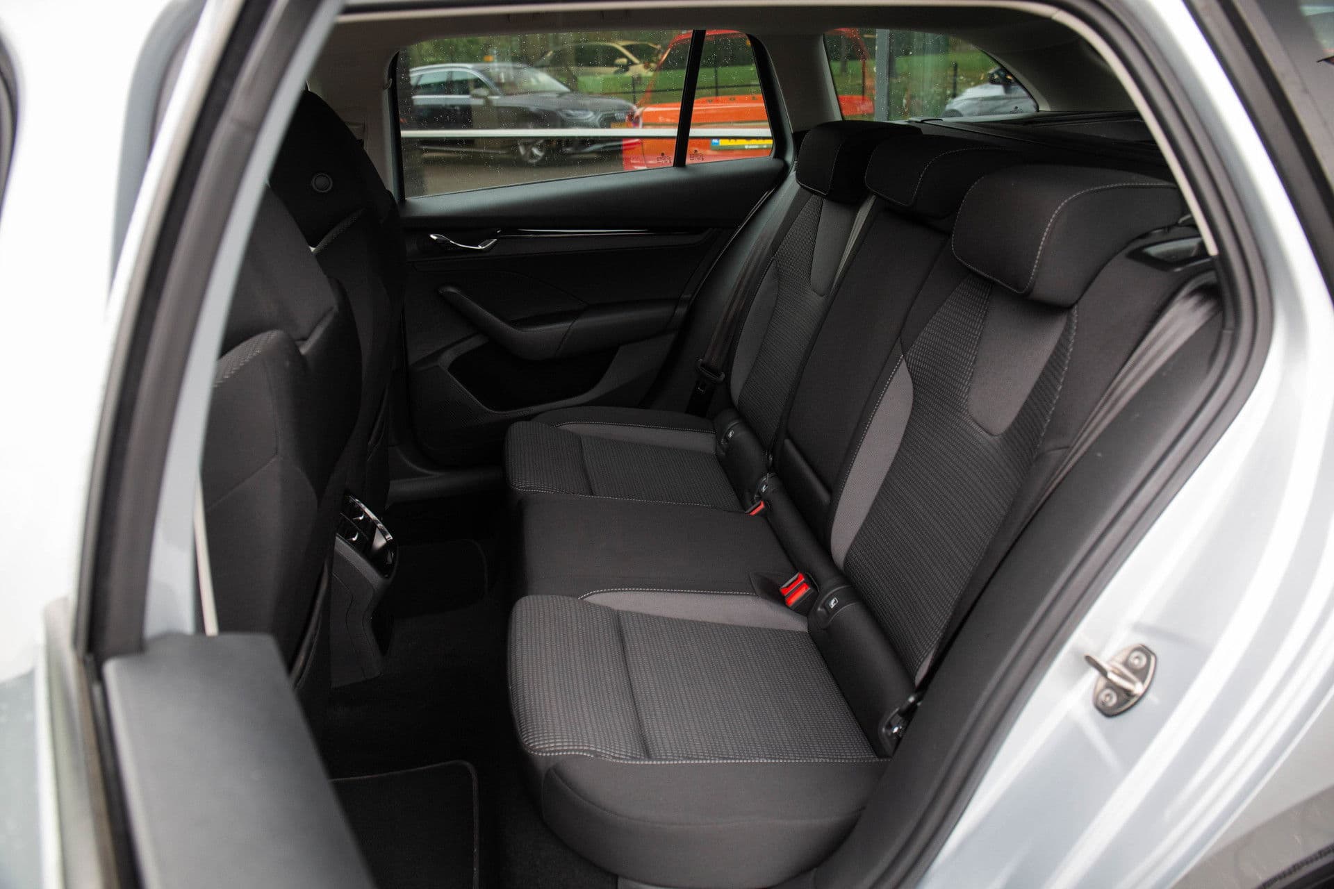 Škoda Octavia Combi 1.0 e-TSI Business Edition , Virtual cockpit, Cruise, Carplay, NL-Auto, thumbnail 7