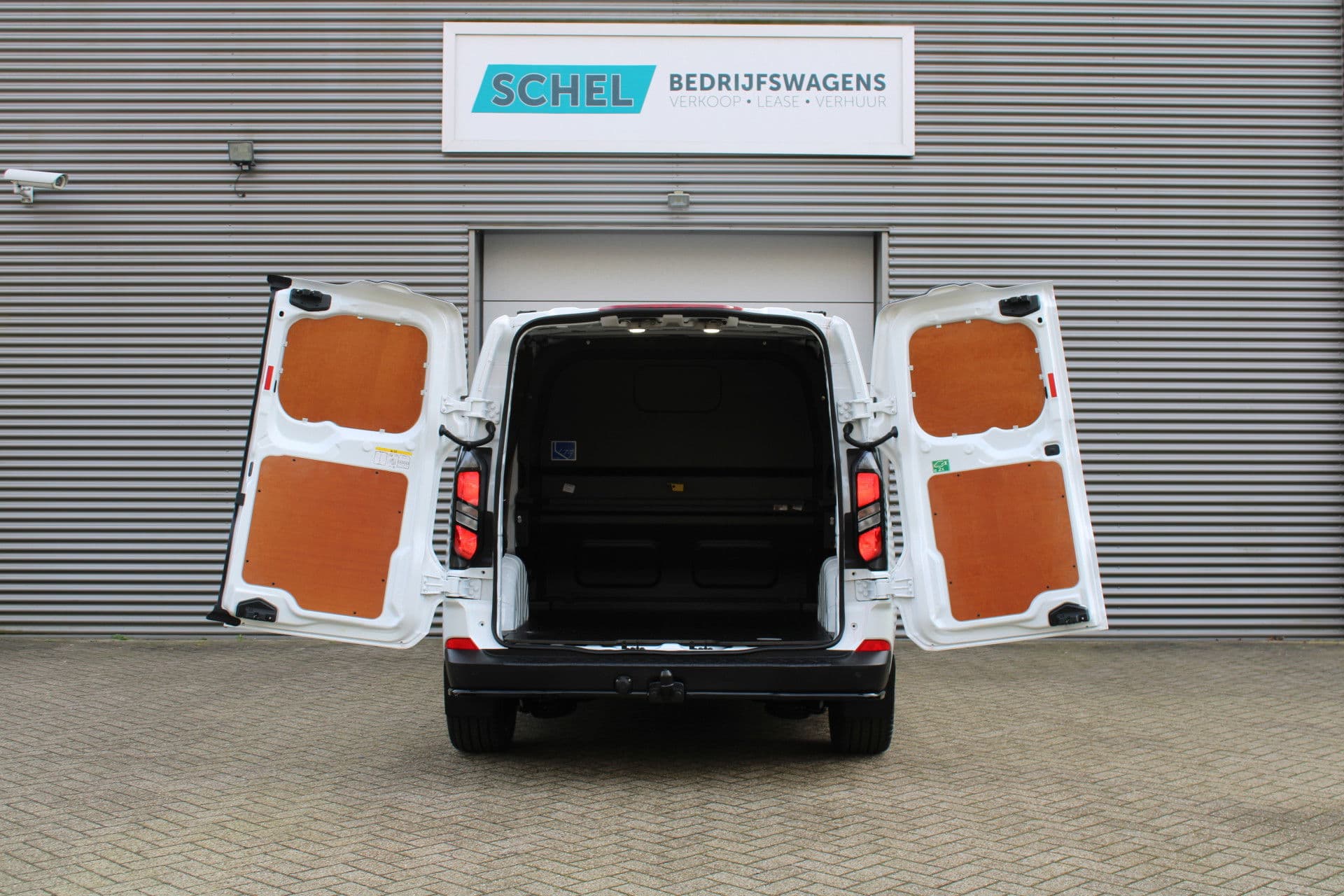 Ford Transit Custom 320 2.0 TDCI L2H1 Trend DC 136pk - Raptor Grill - Styling Pack - LM velgen - Betimmering - Camera - Trekhaak - LED koplampen - Rijklaar thumbnail 9