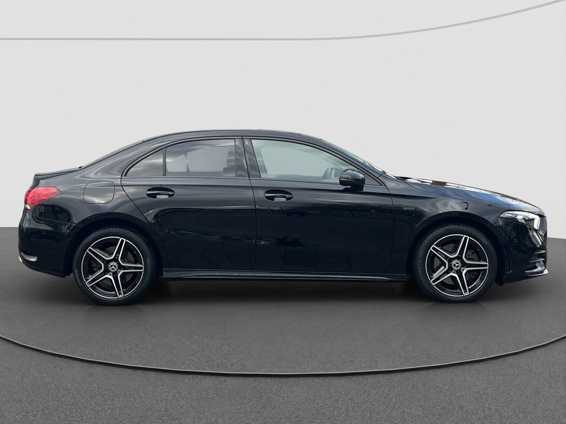 Mercedes-Benz A-Klasse 250 e AMG Premium Plus | Pano | NAP | Sfeerverl | Burmester | Camera | Stoelverw | thumbnail 8