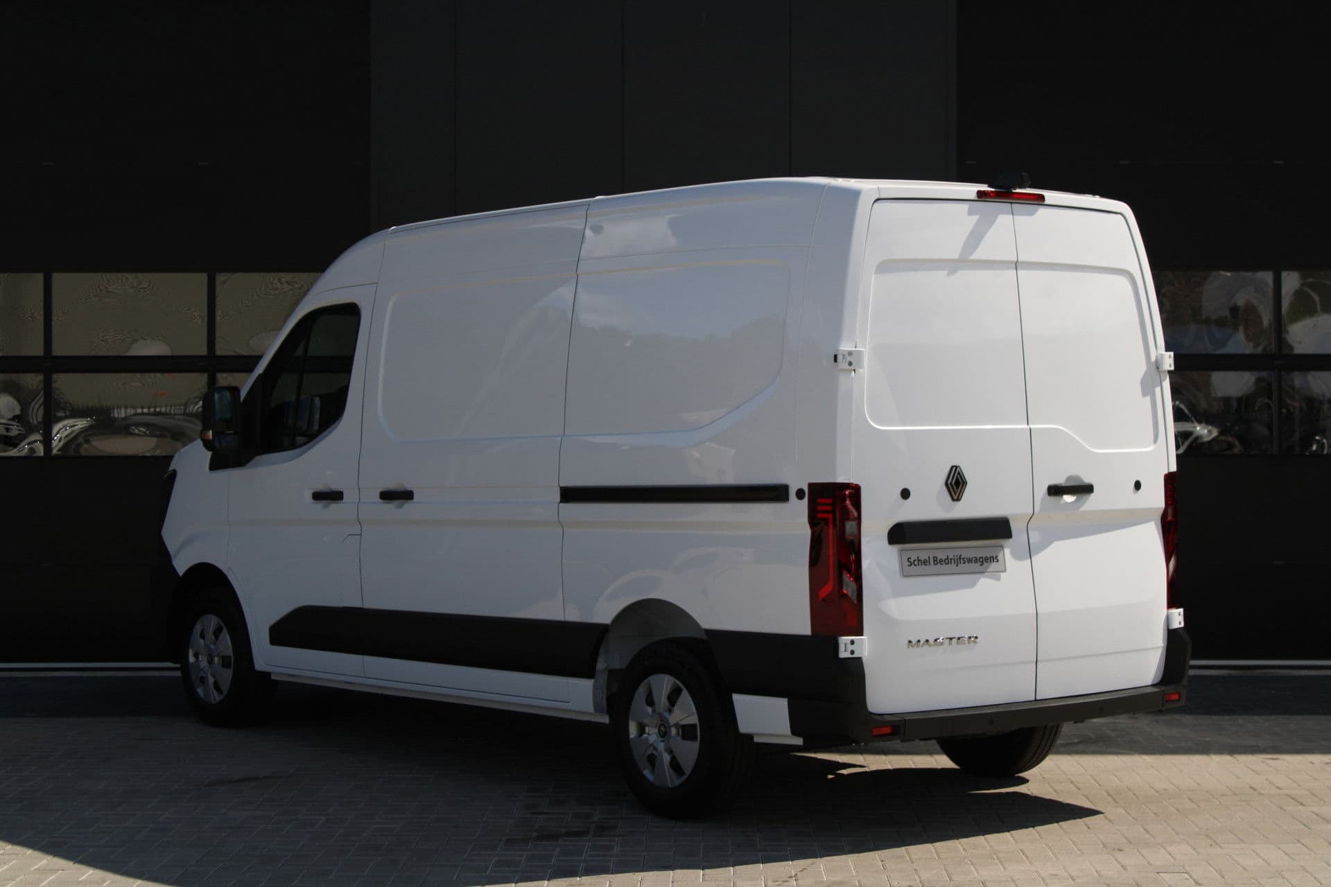 Renault Master T35 2.0 dCi 170pk L2H2 Extra - 2x Schuifdeur - Navigatie - Blind Spot - Camera - Stoelverwarming - Verwarmde voorruit - Rijklaar thumbnail 8