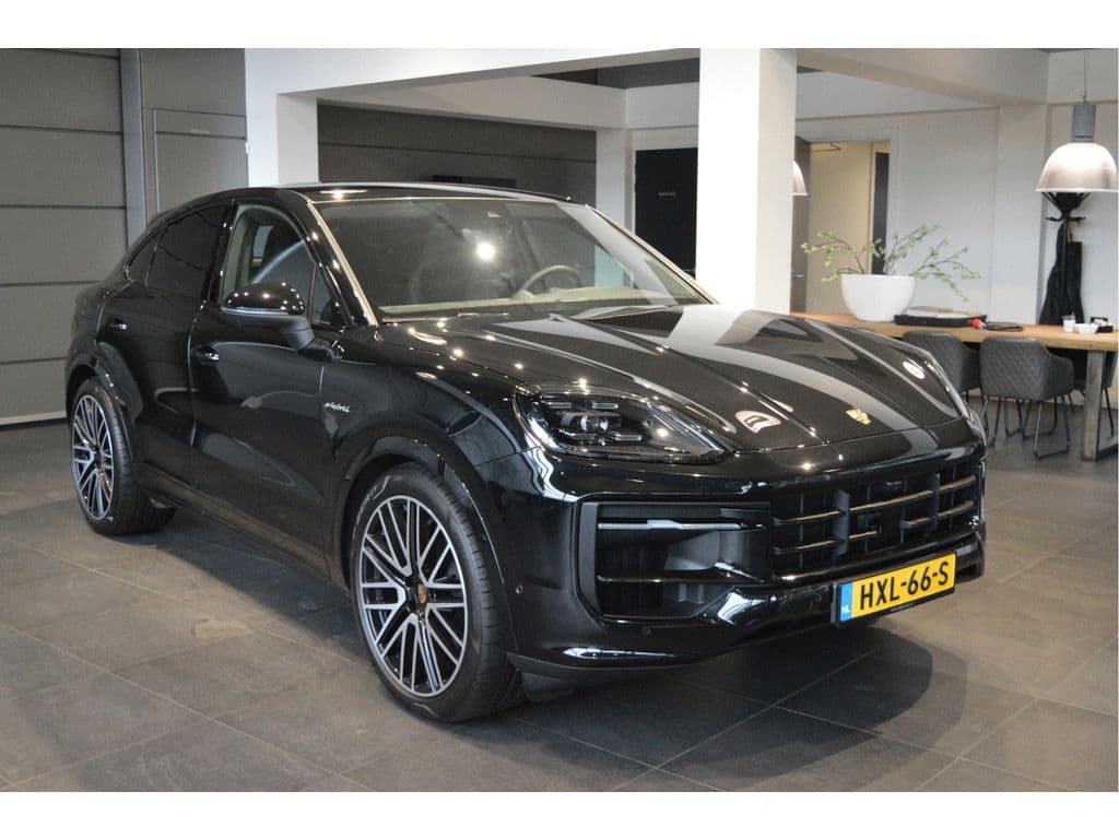 Porsche Cayenne Coupé 3.0 E-Hybrid pano camera Bose leer 22 inch !! thumbnail 3
