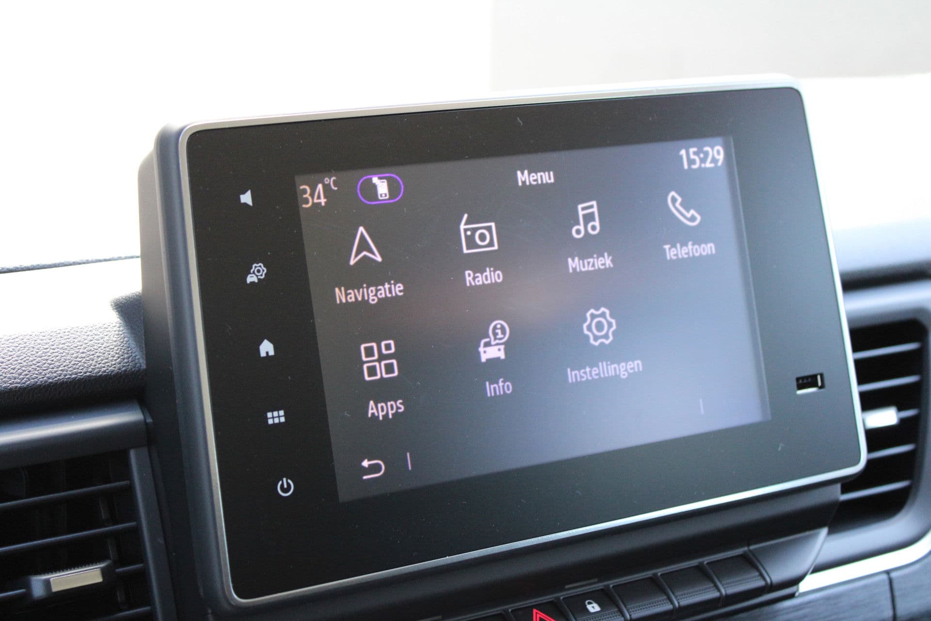 Renault Trafic 2.0 Blue dCi 170pk T29 L2H1 Extra DC - 2x Schuifdeur - Carplay - LED - Blind Spot - Navigatie - Camera - Trekhaak - Stoelverwarming - Rijklaar thumbnail 28