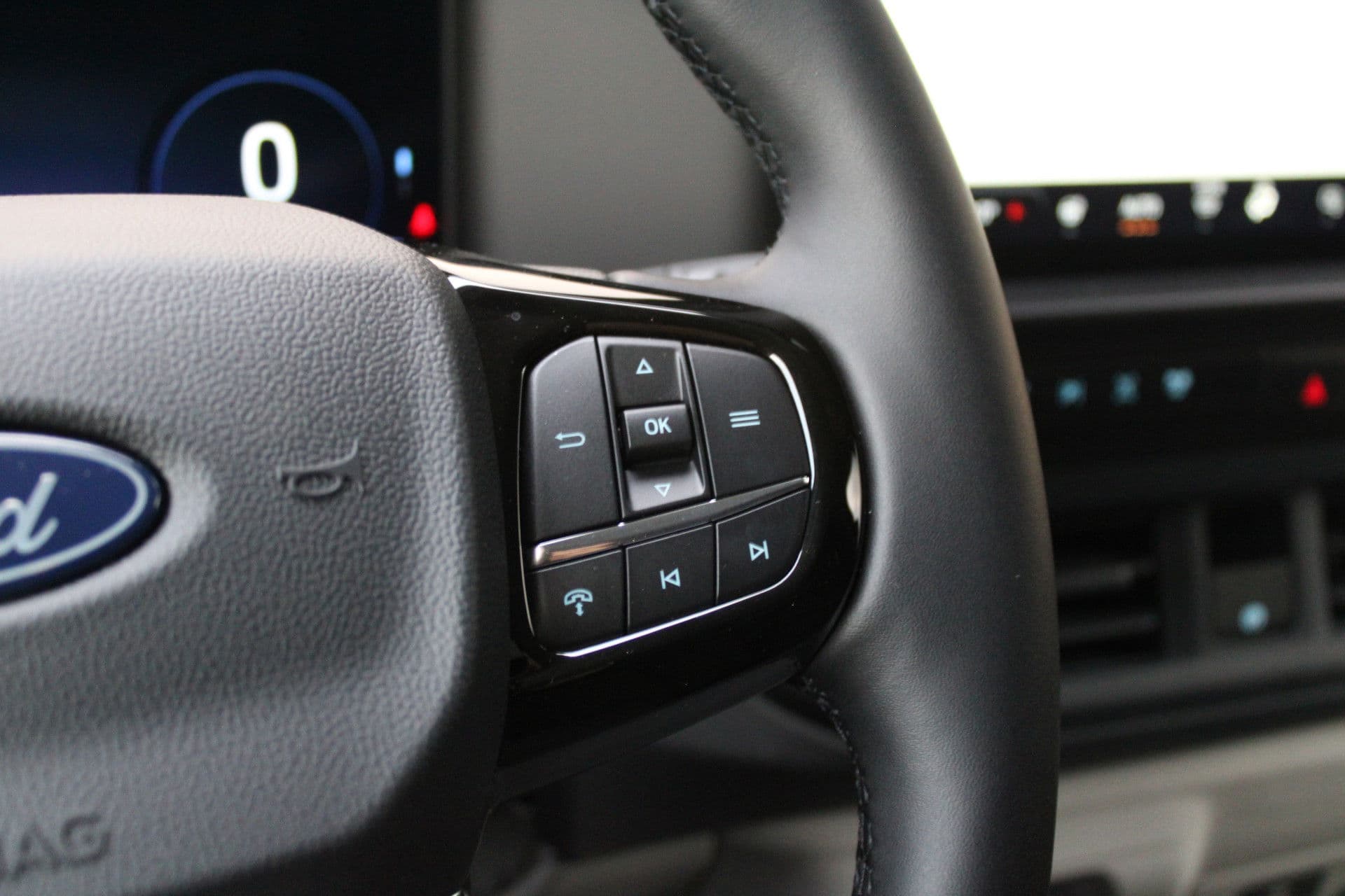 Ford Transit Custom 320 2.5 PHEV L2H1 Trend 232pk - 5 jaar GARANTIE - 2x Schuifdeur - Adaptive Cruise - Blind Spot - Navigatie - Camera - Verwarmd Stuur - Rijklaar thumbnail 27