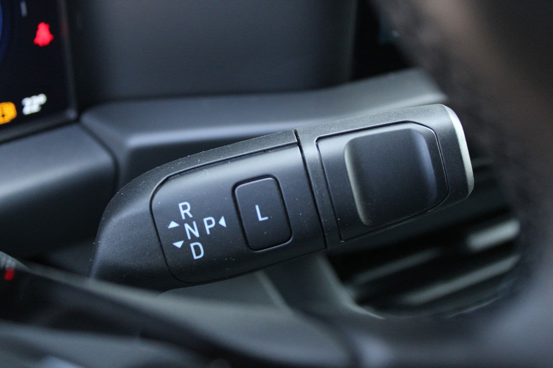 Ford Transit Custom 320 2.5 PHEV L2H1 Trend 232pk - 5 jaar GARANTIE - 2x Schuifdeur - Adaptive Cruise - Blind Spot - Navigatie - Camera - Verwarmd Stuur - Rijklaar thumbnail 23