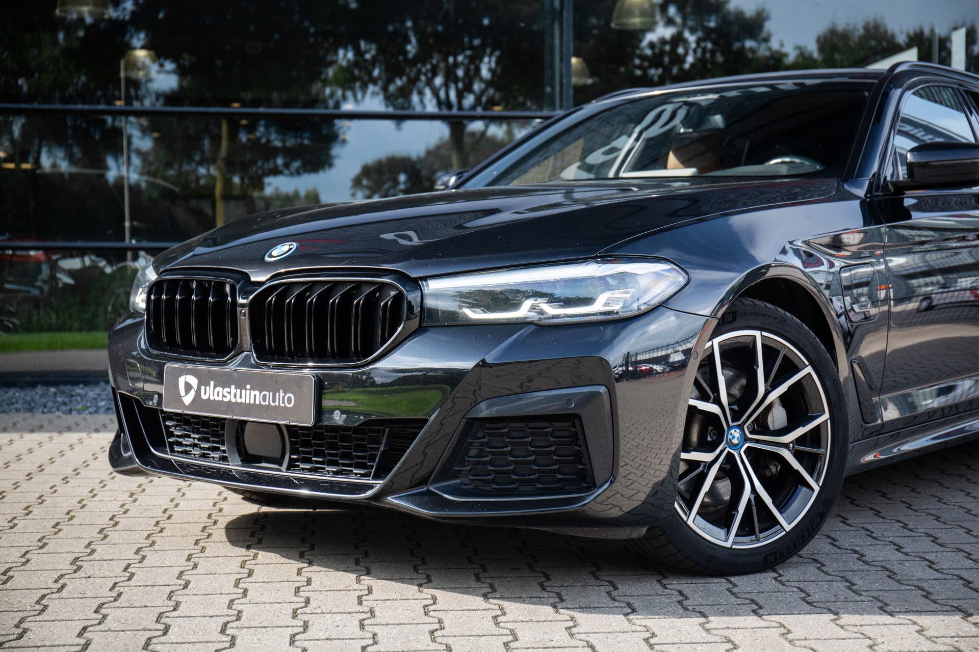 BMW 5 Serie Touring 530e M-Sport , Shadowline, Adaptive Cruise, Trekhaak, Leder, SOH 91% thumbnail 3