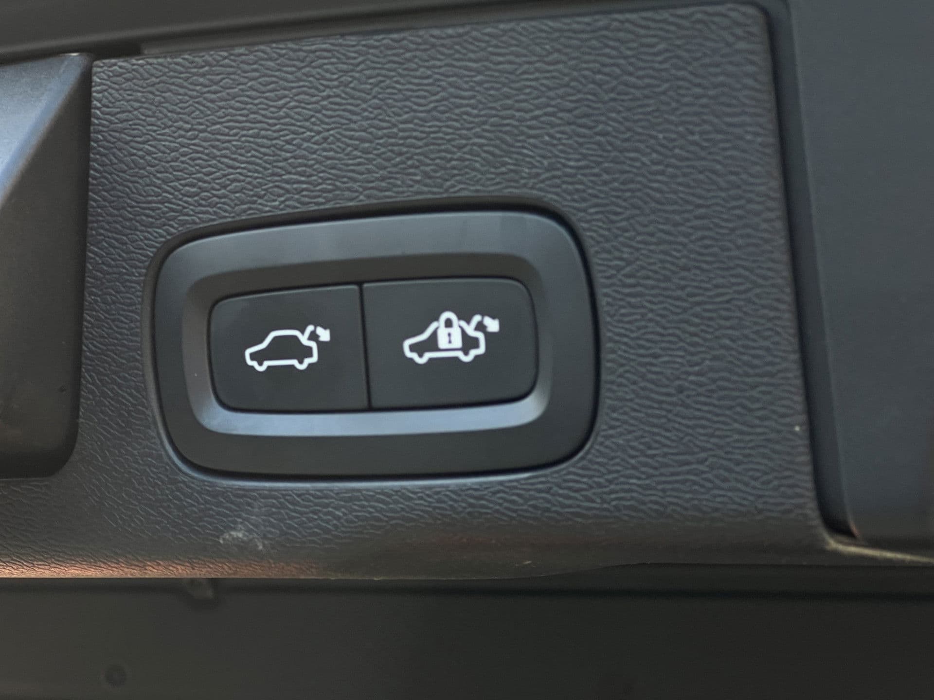 Volvo XC60 2.0 Recharge T8 AWD R-Design | Pano | Trekhaak | H&K | Adaptive | thumbnail 22