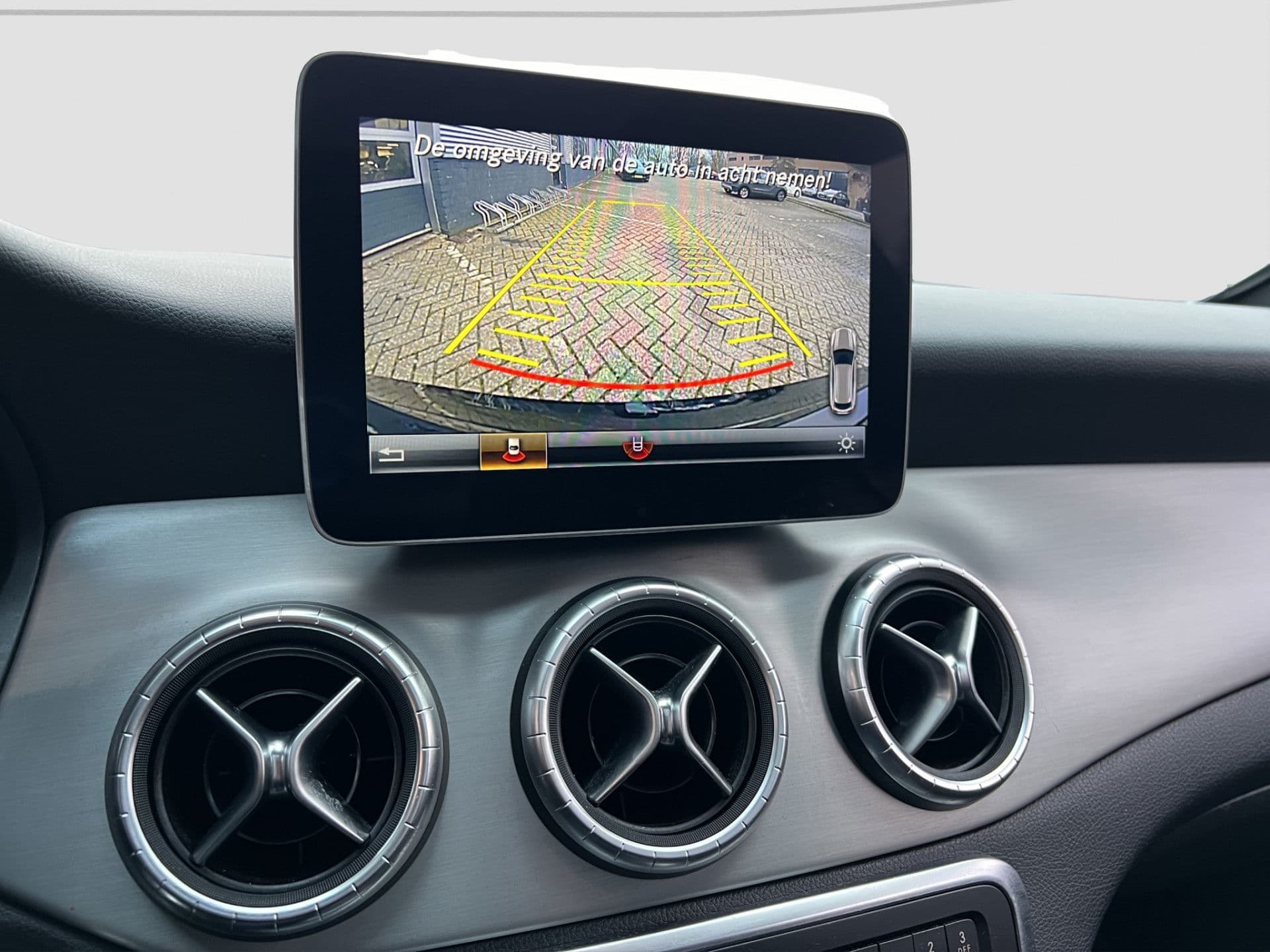 Mercedes-Benz CLA-Klasse Shooting Brake 180 AMG Night Pack | NL AUTO | Pano | Stoelverw. | Half Leder thumbnail 16