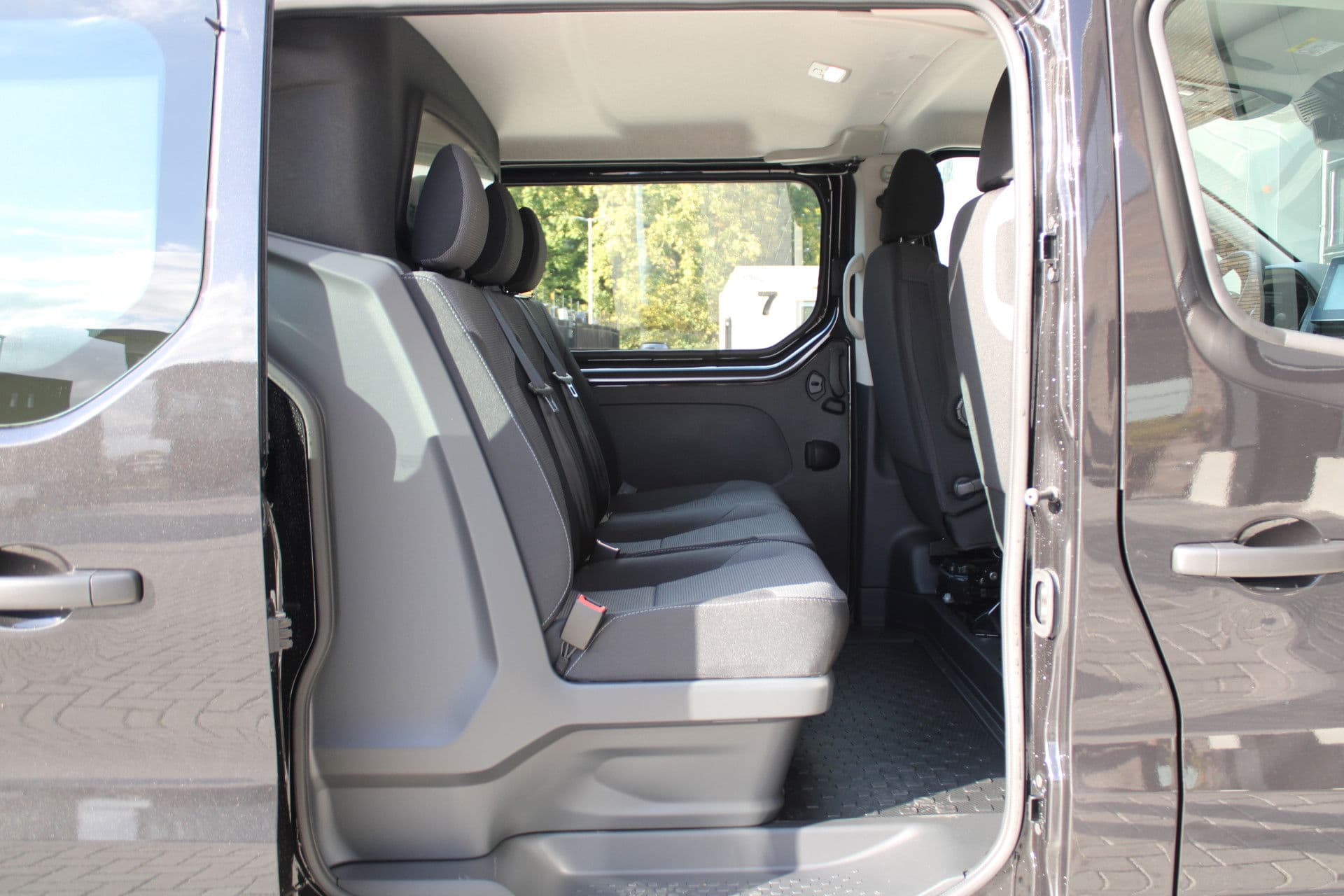 Renault Trafic 2.0 Blue dCi 130pk T29 L2H1 Advance Dubbele Cabine - Carplay - Android - 2x Schuifdeur - Passagiersstoel - Camera - LED - Rijklaar thumbnail 37