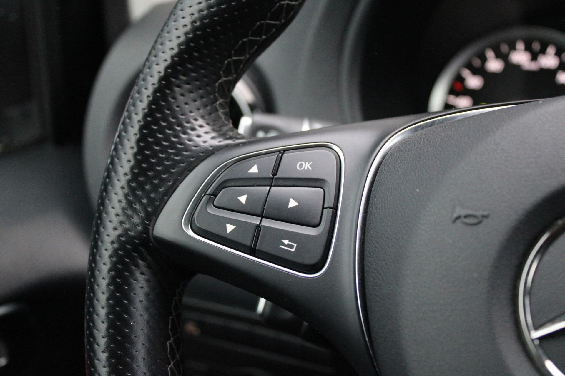 Mercedes-Benz EVito Extra Lang 66 kWh 116pk - Leder - Camera - LED - Carplay/Android - PDC - Stoelverwarming - Snelladen - Rijklaar thumbnail 23