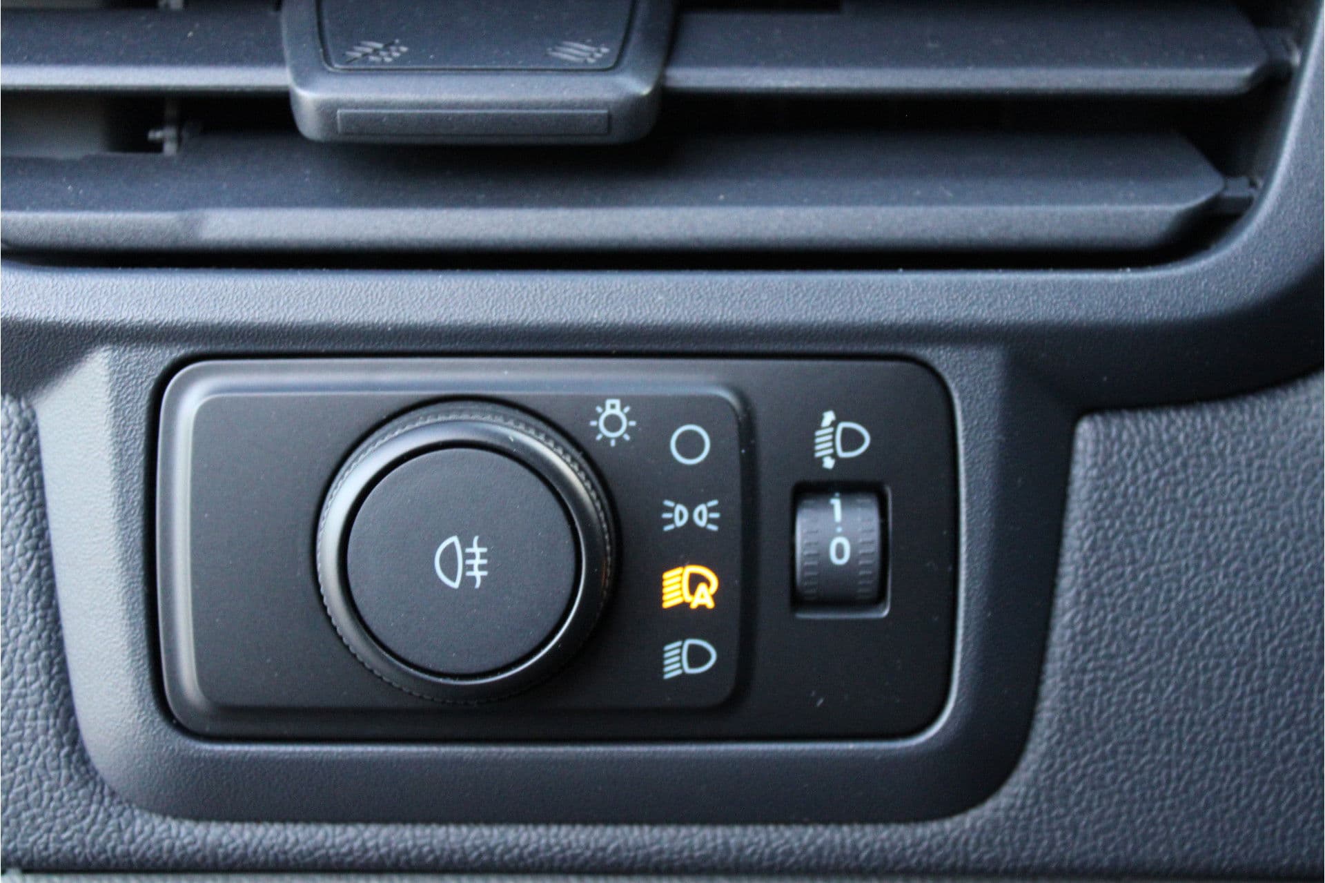 Ford Transit Custom 320 2.0 TDCI L2H1 Trend 136pk - 2x Schuifdeur - Carplay - Android - Camera - Trekhaak - Stoelverwarming -70l tank - Rijklaar thumbnail 22