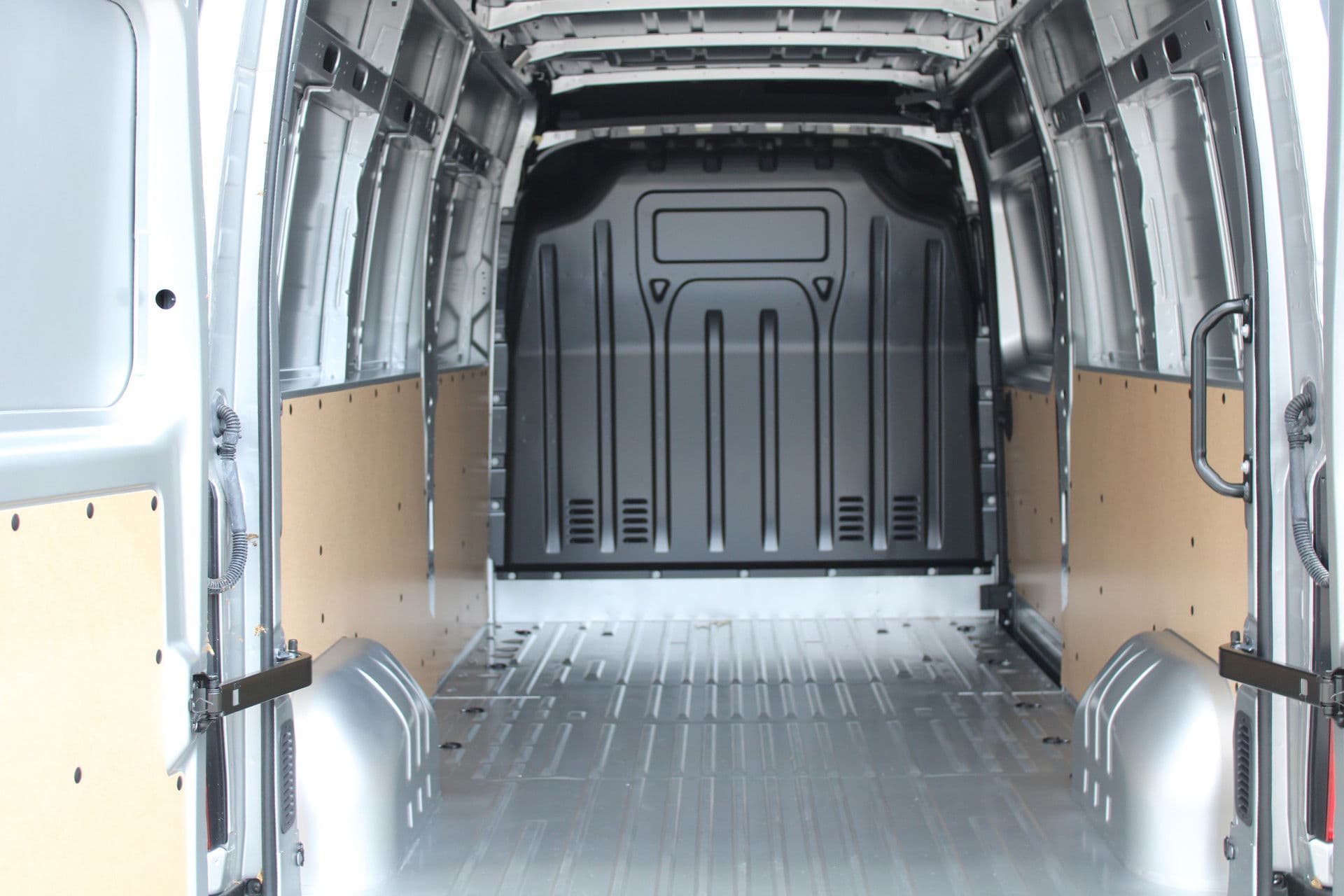 Renault Master T35 2.3 dCi 180pk L3H2 - Airco - Navigatie - Camera - Cruise - Parkeersensoren - 105l tank - Rijklaar thumbnail 4