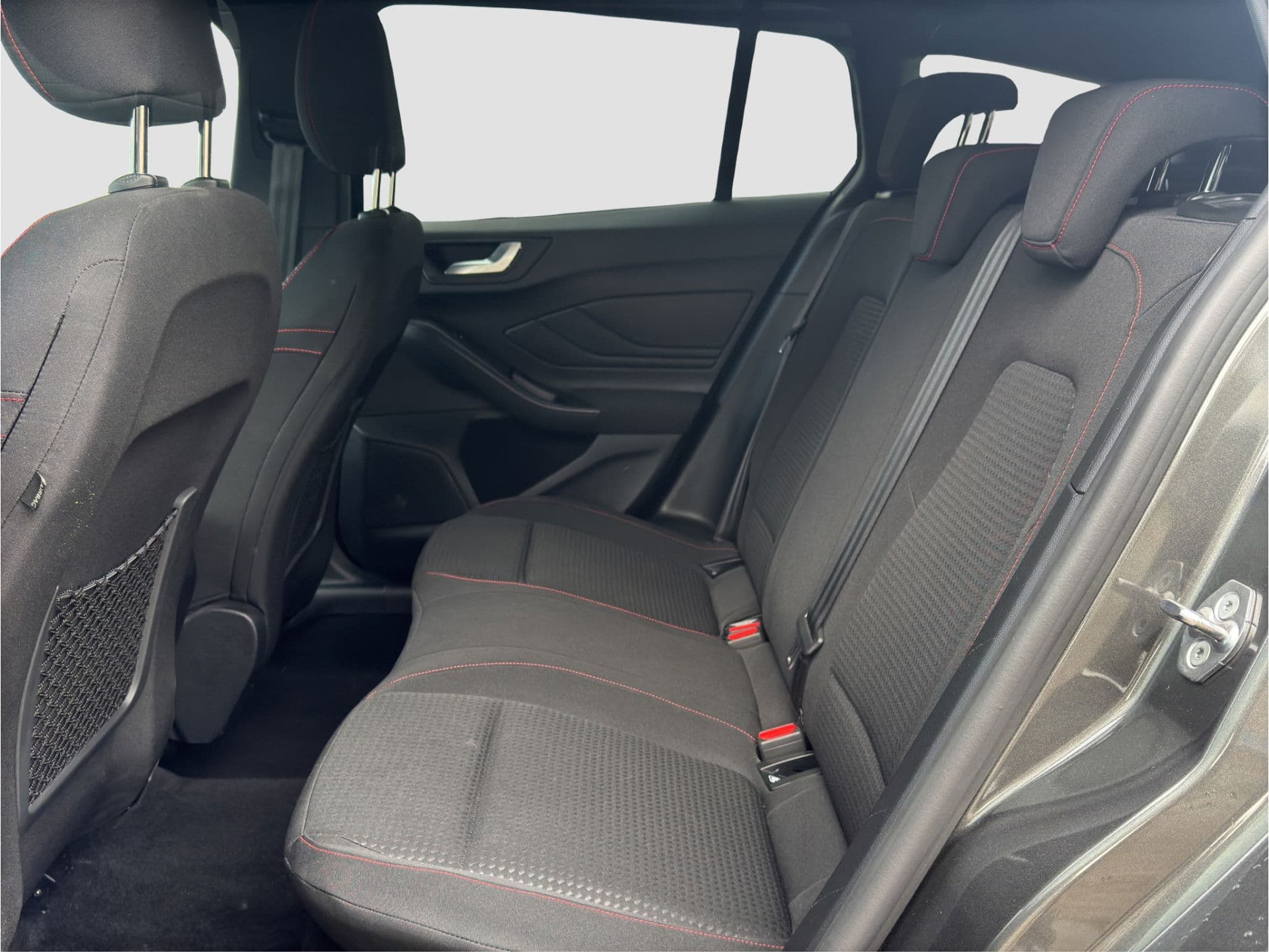 Ford FOCUS Wagon 1.0 EcoBoost Hybrid ST Line | Head-Up | Winter Pack | Driver Assist pack thumbnail 24