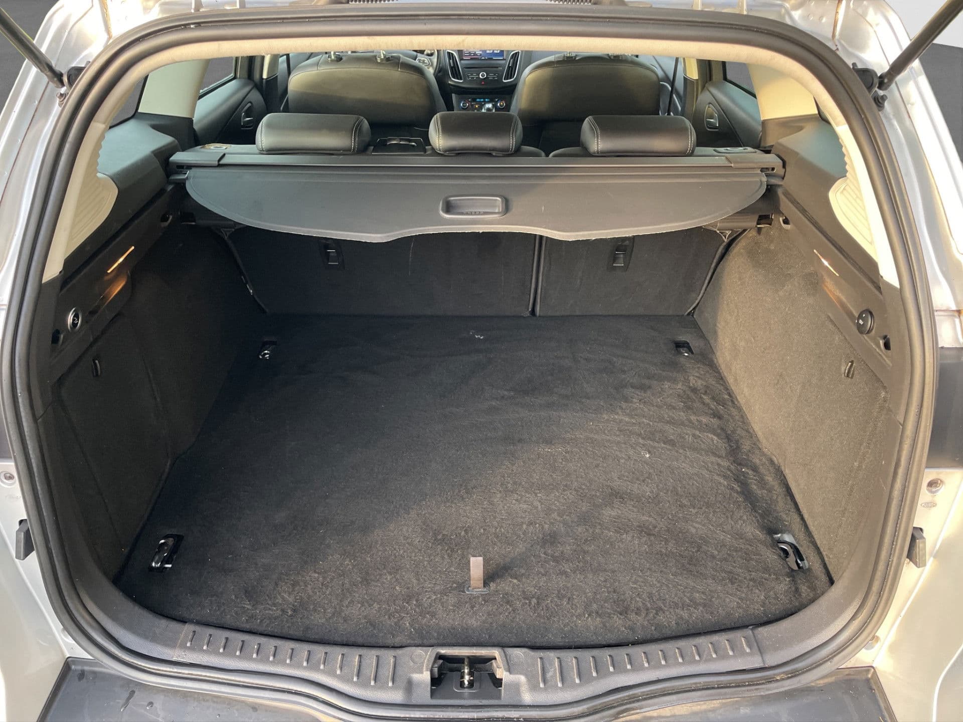 Ford FOCUS Wagon 1.5 TDCI Titanium Edition Leder | Navi | D.hoek | Trekhaak thumbnail 22