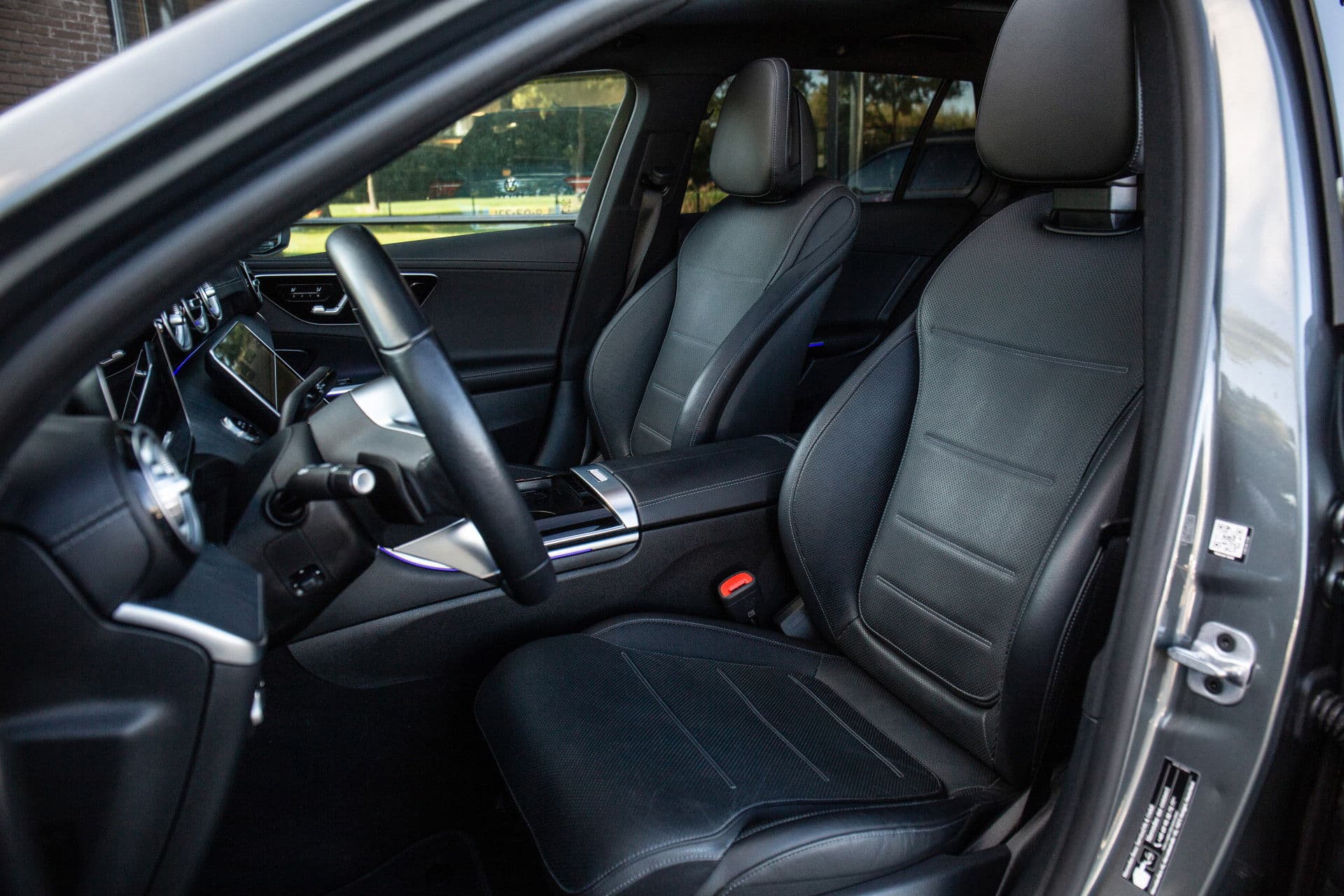 Mercedes-Benz C-Klasse Estate 300 e AMG Line , Panoramadak, Sfeerverlichting, 3D-camera, HUD thumbnail 6