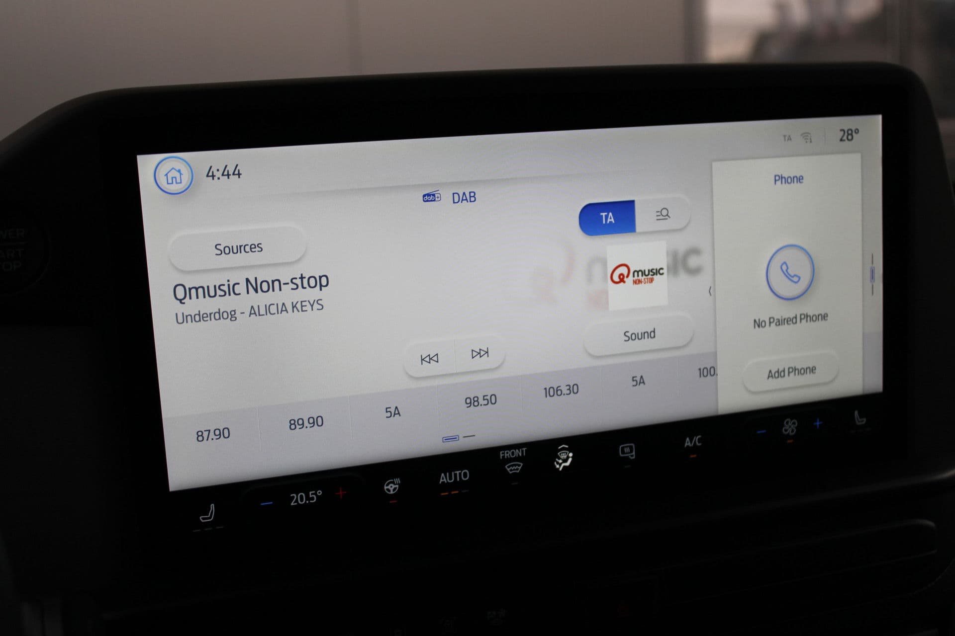 Ford Transit Custom 320 2.5 PHEV L2H1 Trend 232pk - 5 jaar GARANTIE - 2x Schuifdeur - Adaptive Cruise - Blind Spot - Navigatie - Camera - Verwarmd Stuur - Rijklaar thumbnail 25