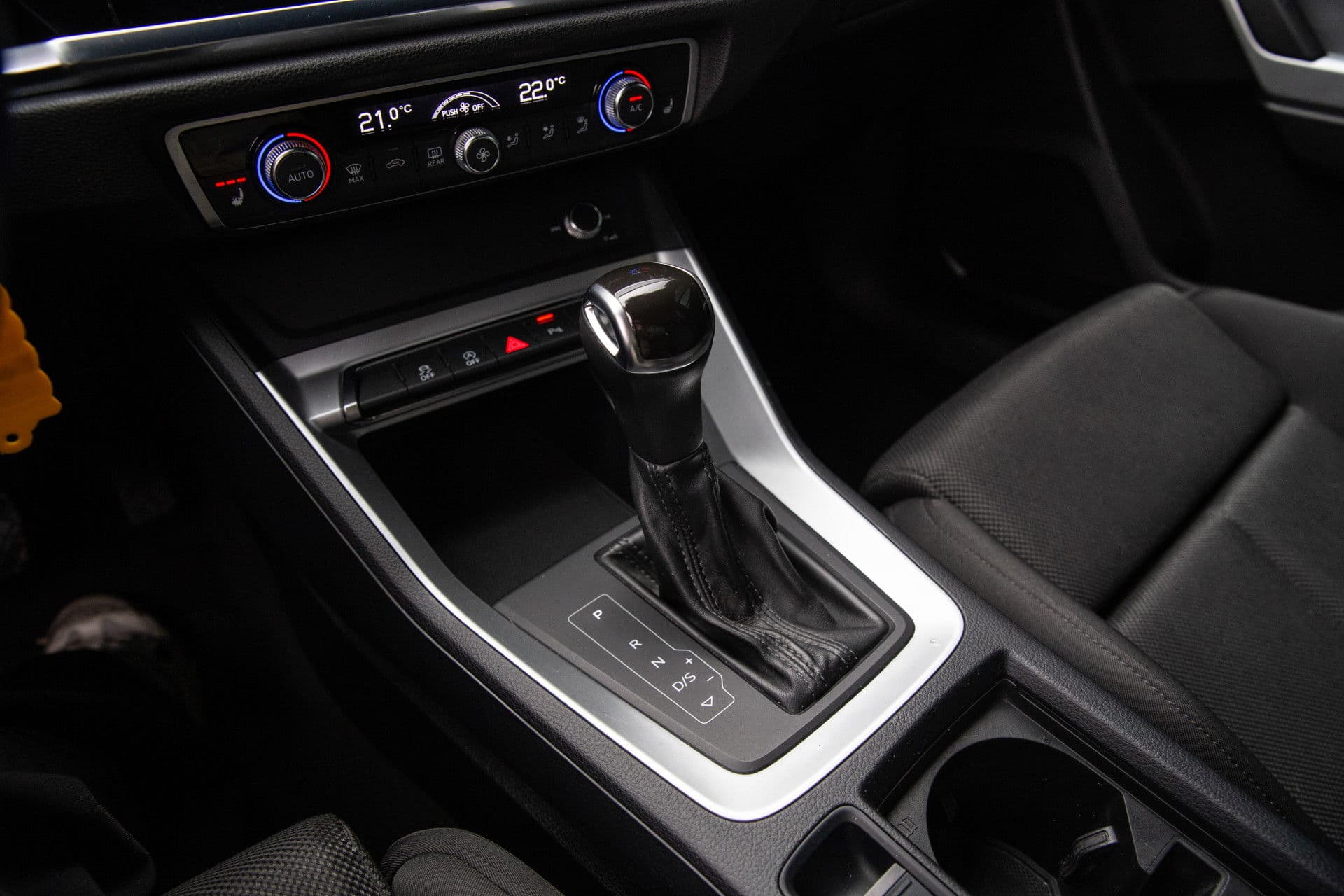 Audi Q3 35 TFSI S Line Pro Line , Stoelverwarming, Led, Cruise thumbnail 6