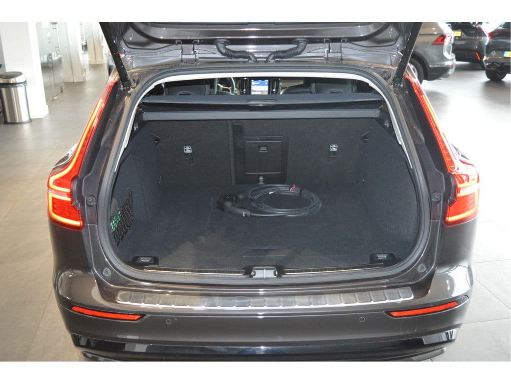 Volvo V60 2.0 T6 Plug-in hybrid AWD Plus Dark leer trekhaak !! thumbnail 7