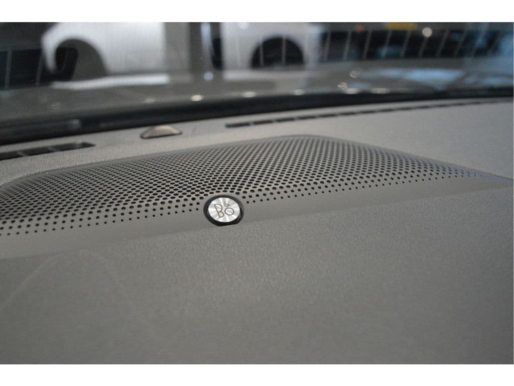 Ford Kuga 2.5 PHEV Titanium X navi pano head up trekhaak 18 inch !! thumbnail 24