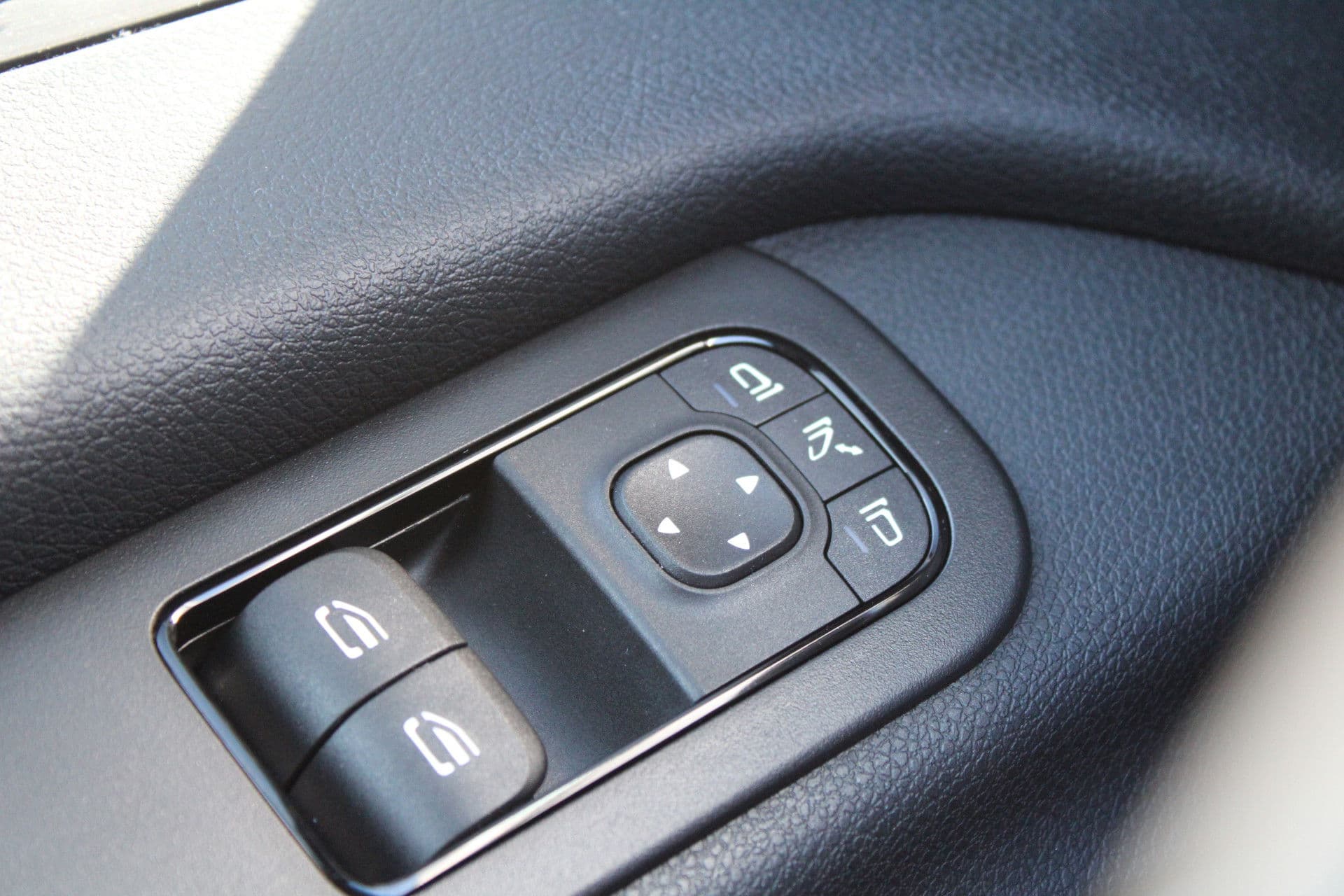 Mercedes-Benz Sprinter 317CDI L2H2 Select - LED - Mbux 10 - 3.5t Trekhaak - Geveerde Stoel - Betimmering - Camera - Carplay - Blind spot - Cruise - Rijklaar thumbnail 19