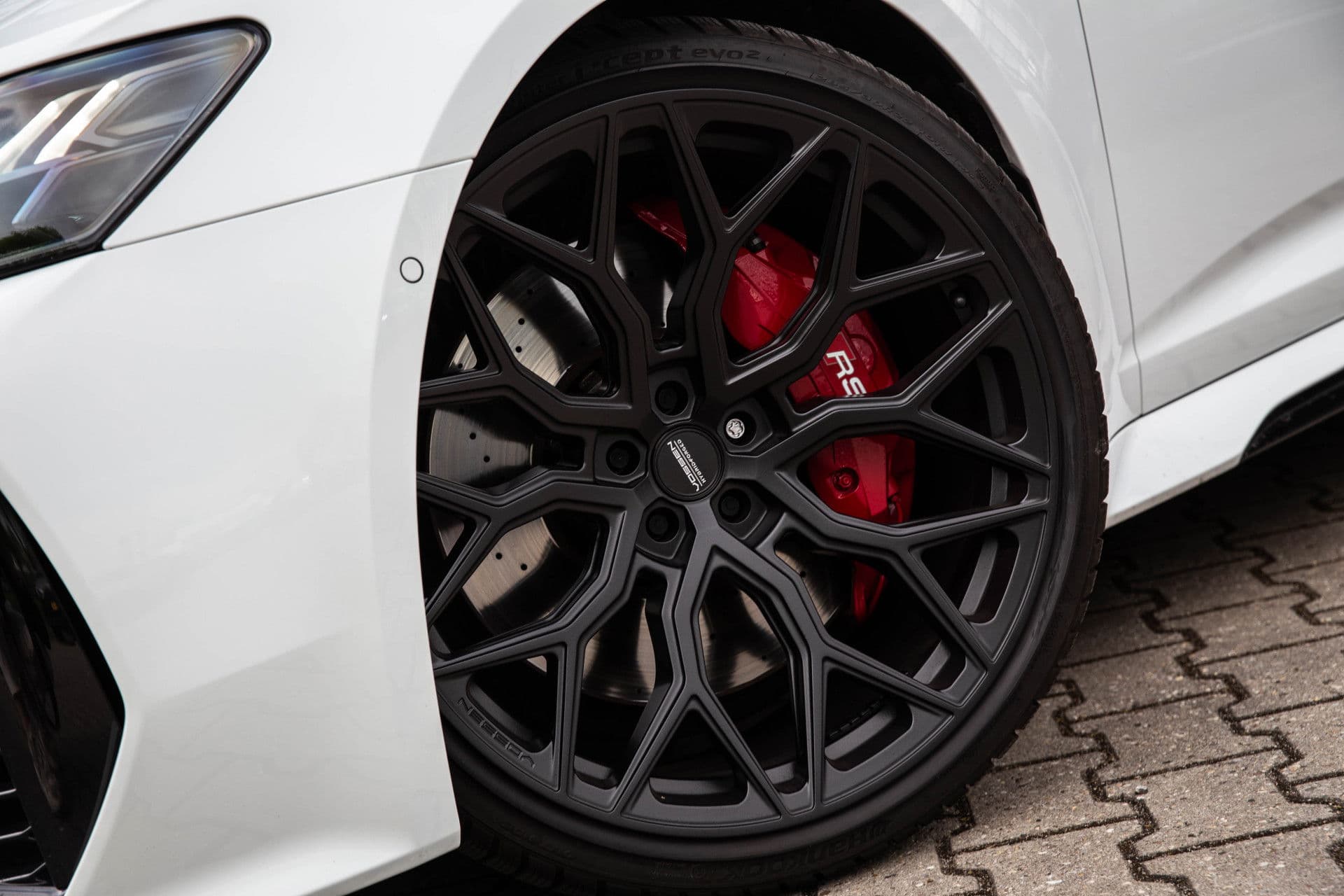 Audi RS6 Avant 4.0 TFSI Quattro , B&O Advanced, Nachtzicht, 4-wielsturing, Head-up display, Trekhaak, Laser thumbnail 46