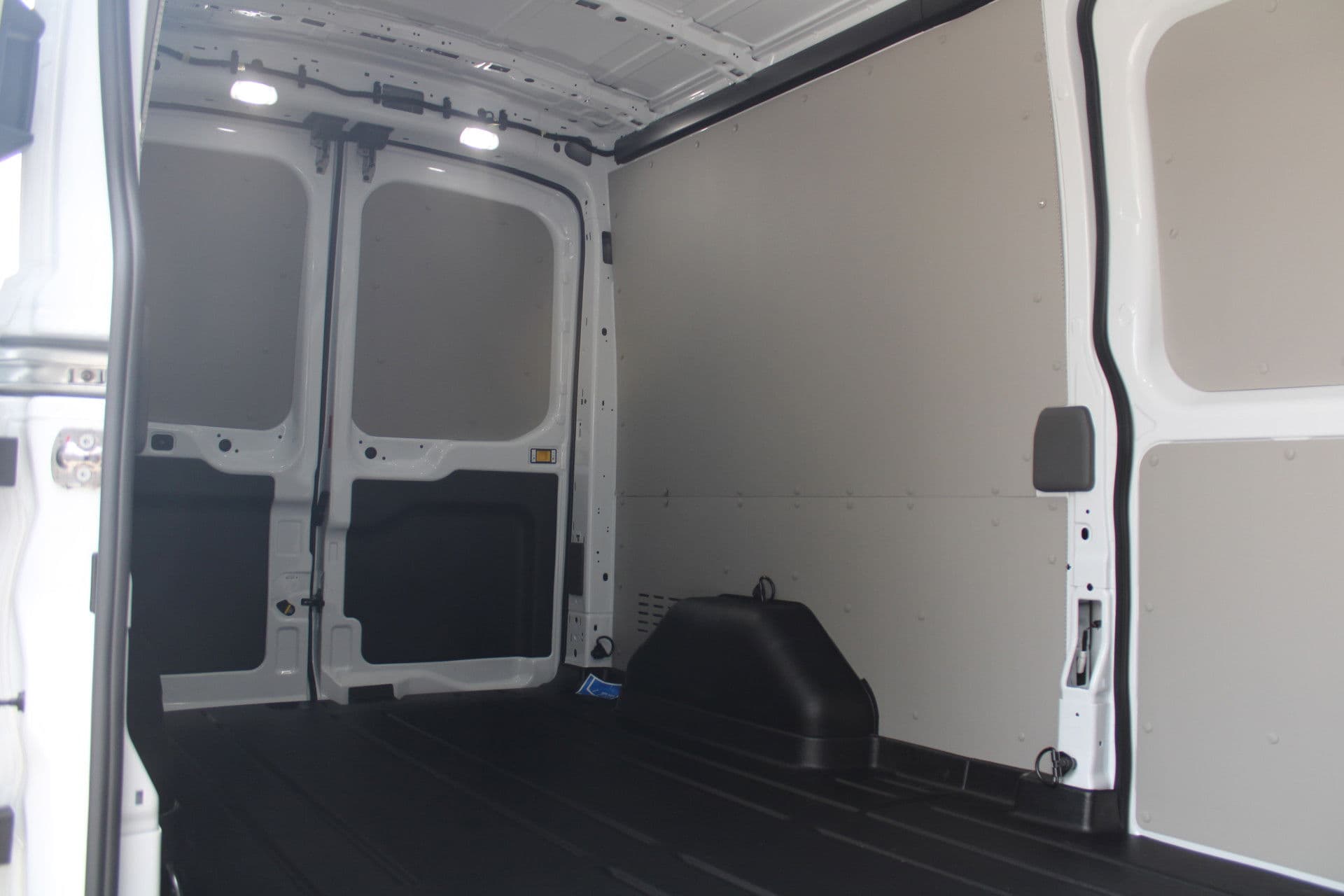 Ford Transit 350 2.0 TDCI L3H2 Trend 165pk - Facelift - 2x Schuifdeur - 360 Camera - Trekhaak - ACC - Stoel & Stoelverwarming - Blind Spot - Navi - 270gr deuren - Rijklaar thumbnail 13