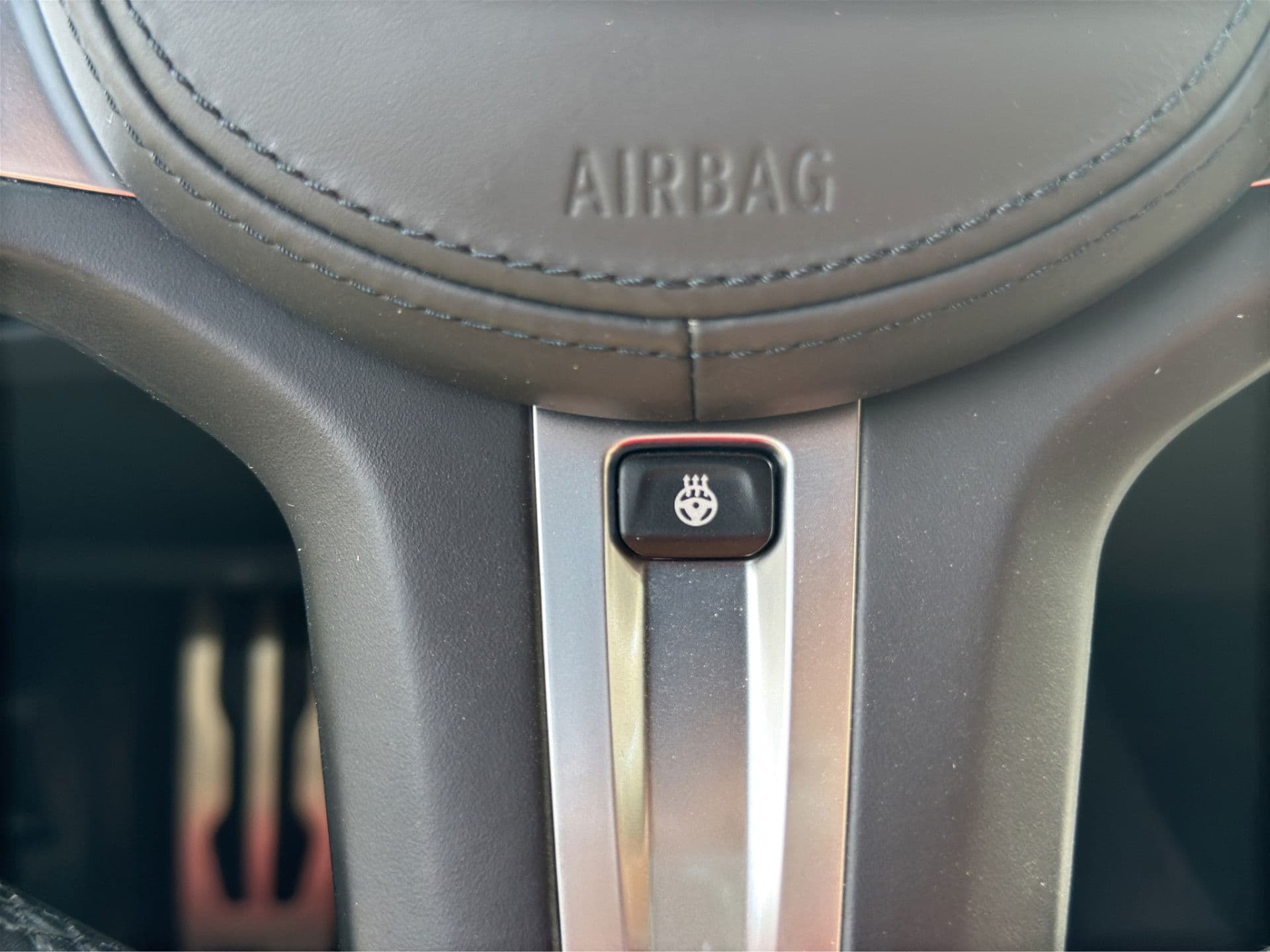 BMW 3 Serie Touring 320e High Executive M-Sport | Head-Up | 19'' | Laser LED | Half leder thumbnail 4