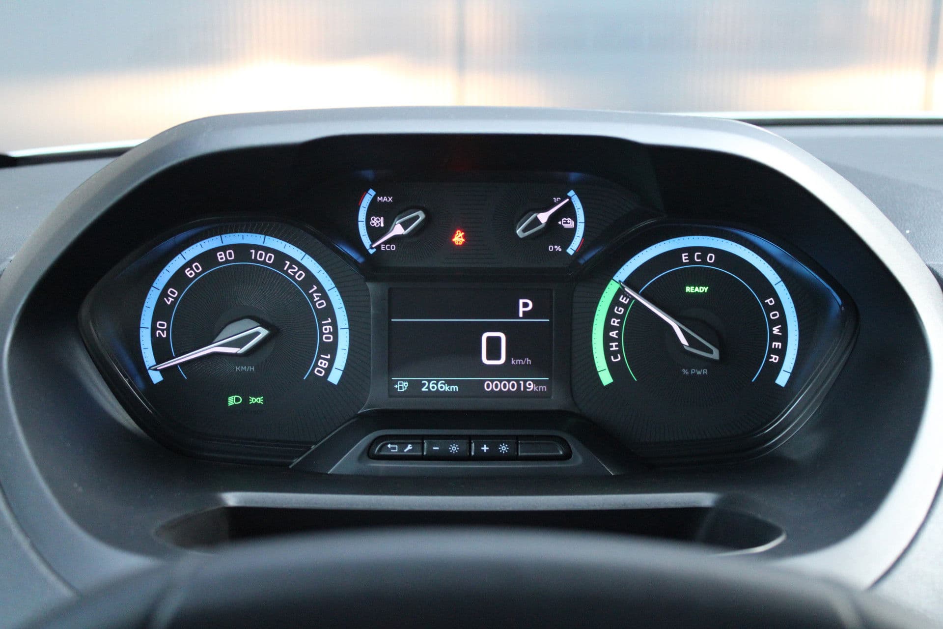 Peugeot E-Partner 136 L1 50 kWh 136pk - Airco - Cruise - PDC - Camera - Stoelverwarming - Rijklaar thumbnail 21