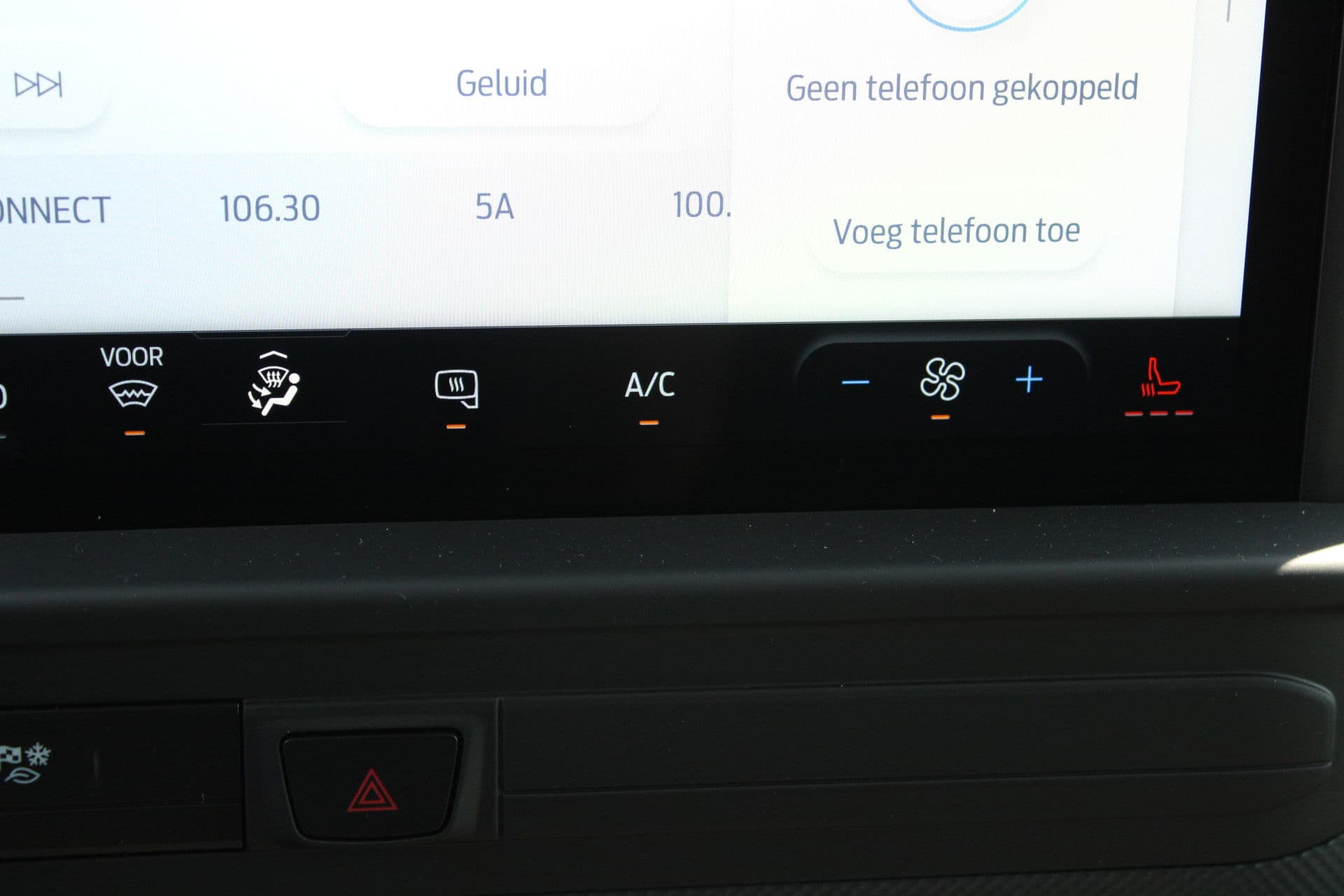 Ford Transit Custom 320 2.0 TDCI L2H1 Trend DC 136pk - Carplay - Android - Camera - Trekhaak - LED koplampen - Stoelverwarming - Draadloos laden - Rijklaar thumbnail 25