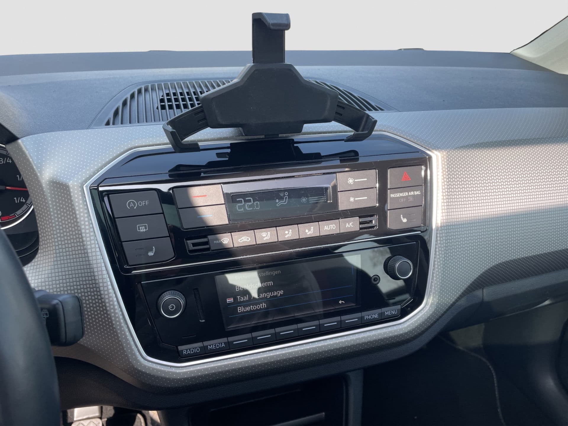 Volkswagen Up! 1.0 BMT high up! | Pano | Cruise | Camera | Leder thumbnail 13