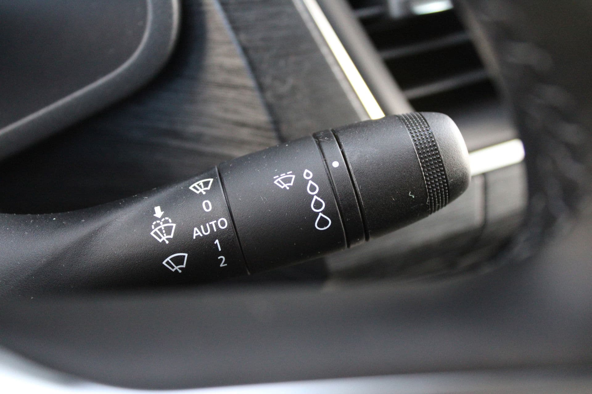 Renault Trafic 2.0 Blue dCi 170pk T29 L2H1 Extra DC - 2x Schuifdeur - Carplay - LED - Blind Spot - Navigatie - Camera - Trekhaak - Stoelverwarming - Rijklaar thumbnail 17