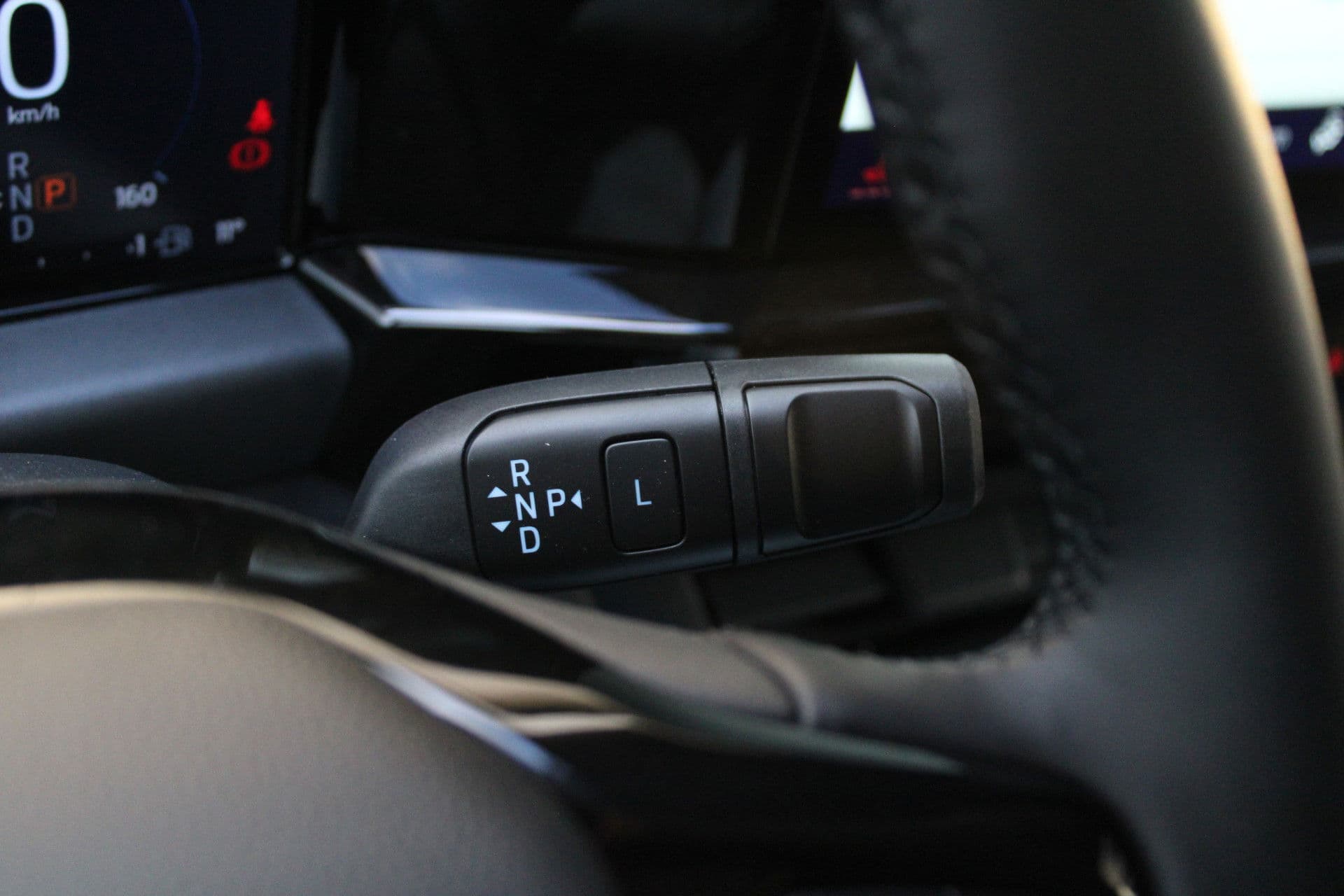 Ford Transit Custom 320 2.5 PHEV L1H1 Sport DC 232pk - 2x Schuif - 360 Camera - ACC - Keyless - Stoel/Stuurverwarming - Blindspot - Incl BPM - Rijklaar thumbnail 23