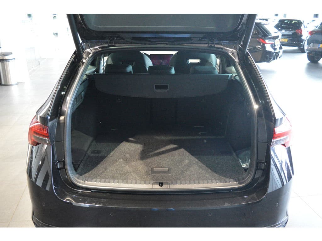 Škoda Octavia Combi 2.0 TDI Sportline navi camera led trekhaak 150 pk !! thumbnail 7