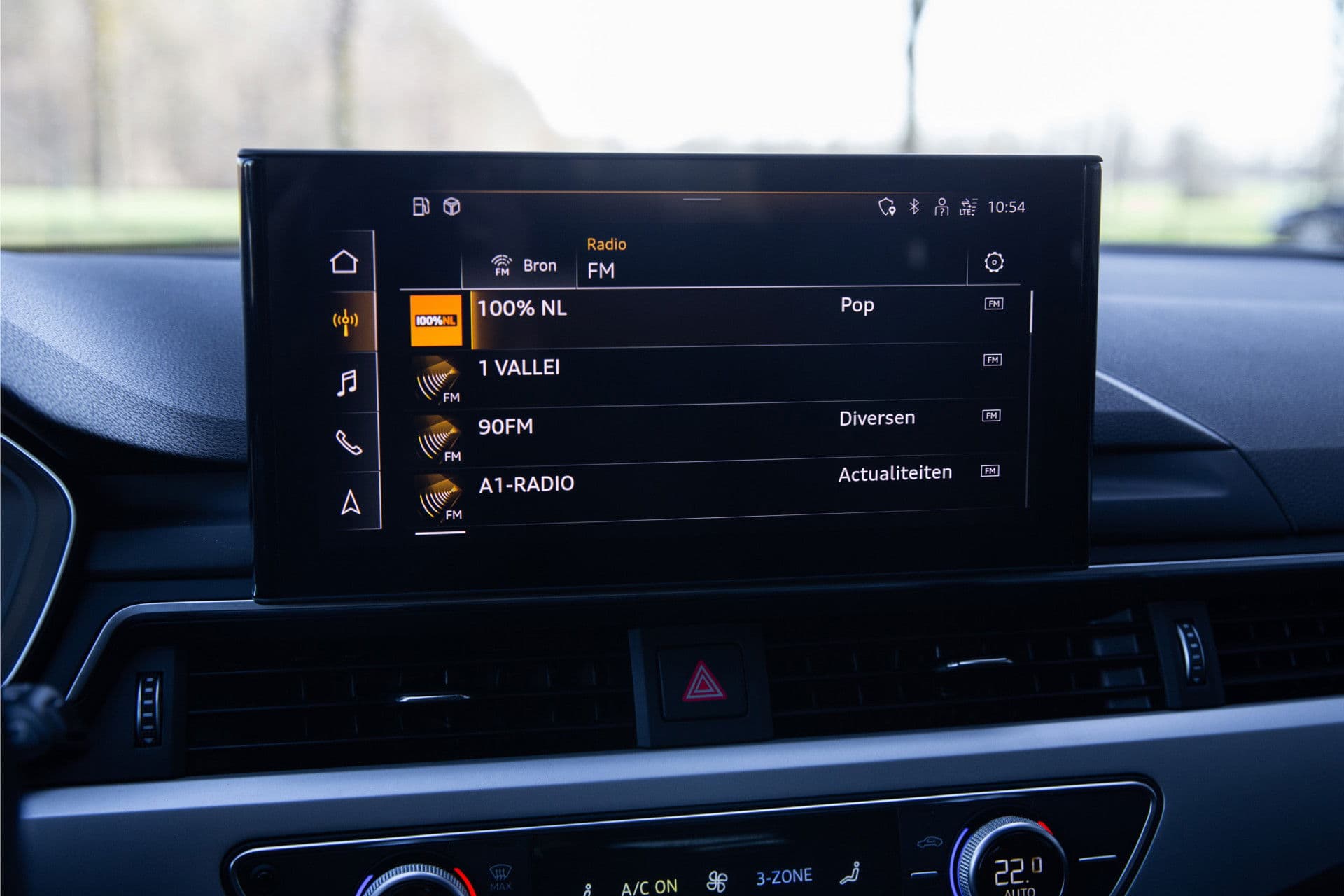 Audi A4 Avant 35 TDI Launch edition S-line , Sportstoelen, Camera, Virtual Cockpit, thumbnail 15