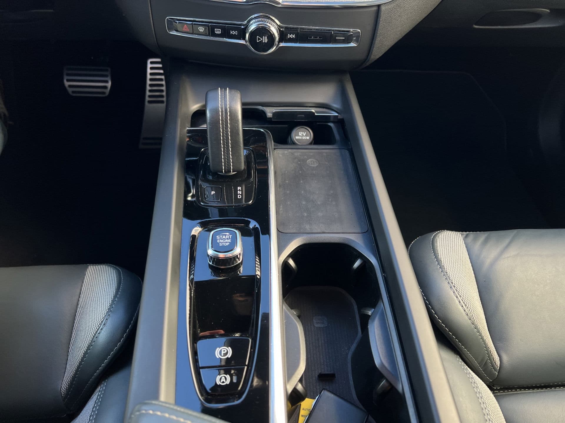 Volvo XC60 2.0 Recharge T8 AWD R-Design | Pano | Trekhaak | H&K | Adaptive | thumbnail 15