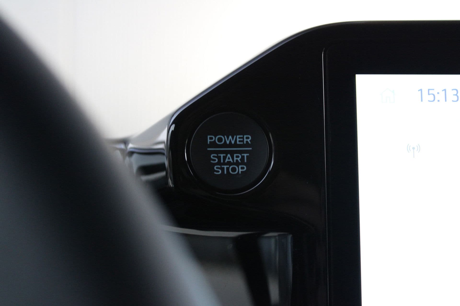 Ford Transit Custom 320 2.5 PHEV L2H1 Limited 232pk - 2x Schuifdeur - Trekhaak - Stoel/Stuurverwarming - Blindspot - Keyless - Rijklaar thumbnail 25