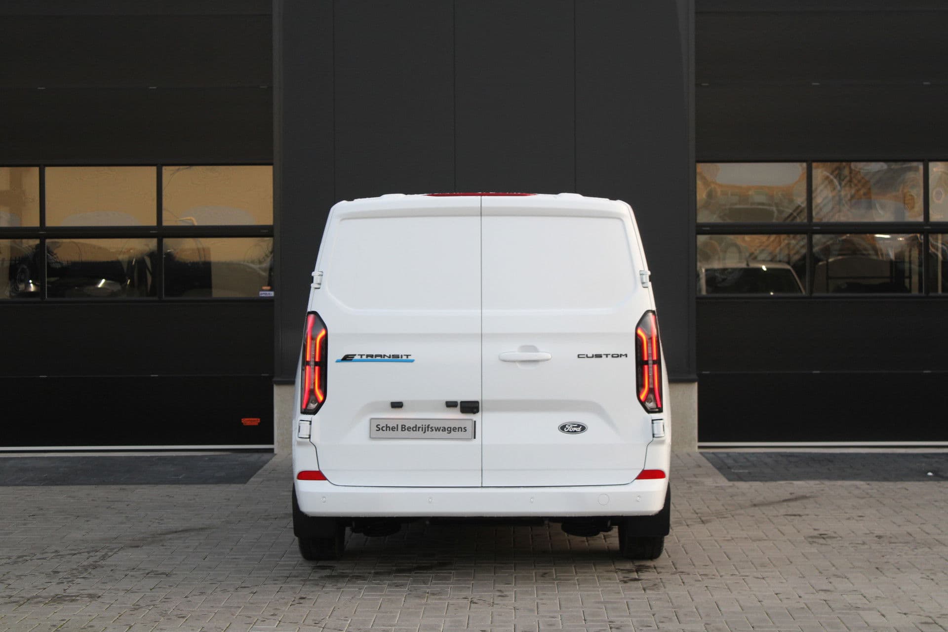 Ford E-Transit Custom 340 L2H1 Limited 65 kWh 218pk - LED - 360 Camera - B&O - ACC - Navi - Stoel/Stuurverwarming - Rijklaar thumbnail 6