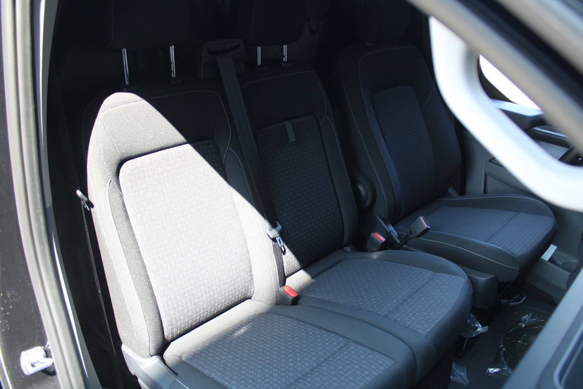 Ford Transit Custom 320 2.5 PHEV L2H1 Trend 232pk - 5 jaar GARANTIE - 2x Schuifdeur - Adaptive Cruise - Blind Spot - Navigatie - Camera - Verwarmd Stuur - Rijklaar thumbnail 28