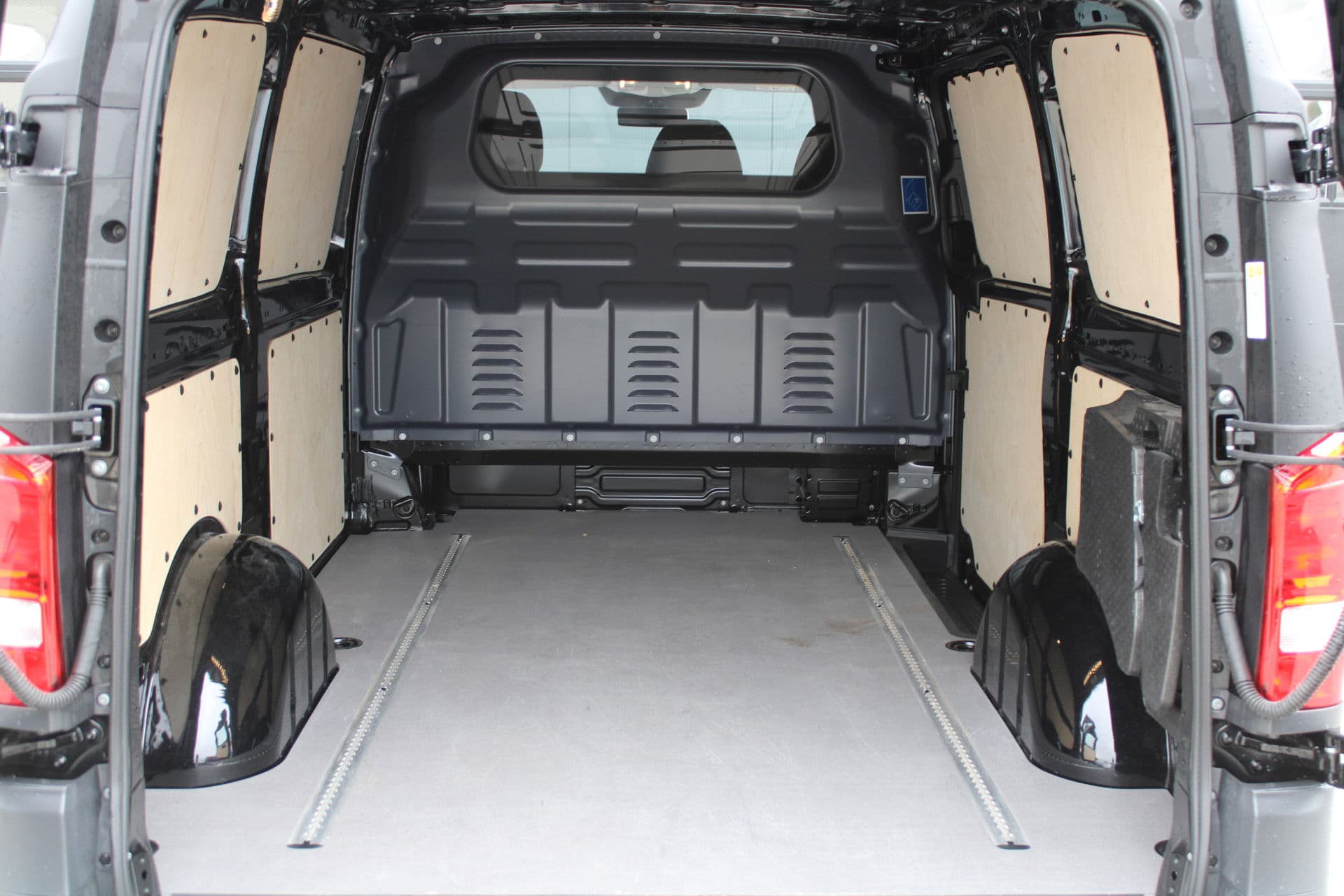 Mercedes-Benz Vito 114CDI L2 Pro - Distronic - 360 camera - Multibeam LED - Stoel&Stuurverwarming - Trekhaak 2500kg - Navigatie - Rijklaar thumbnail 6