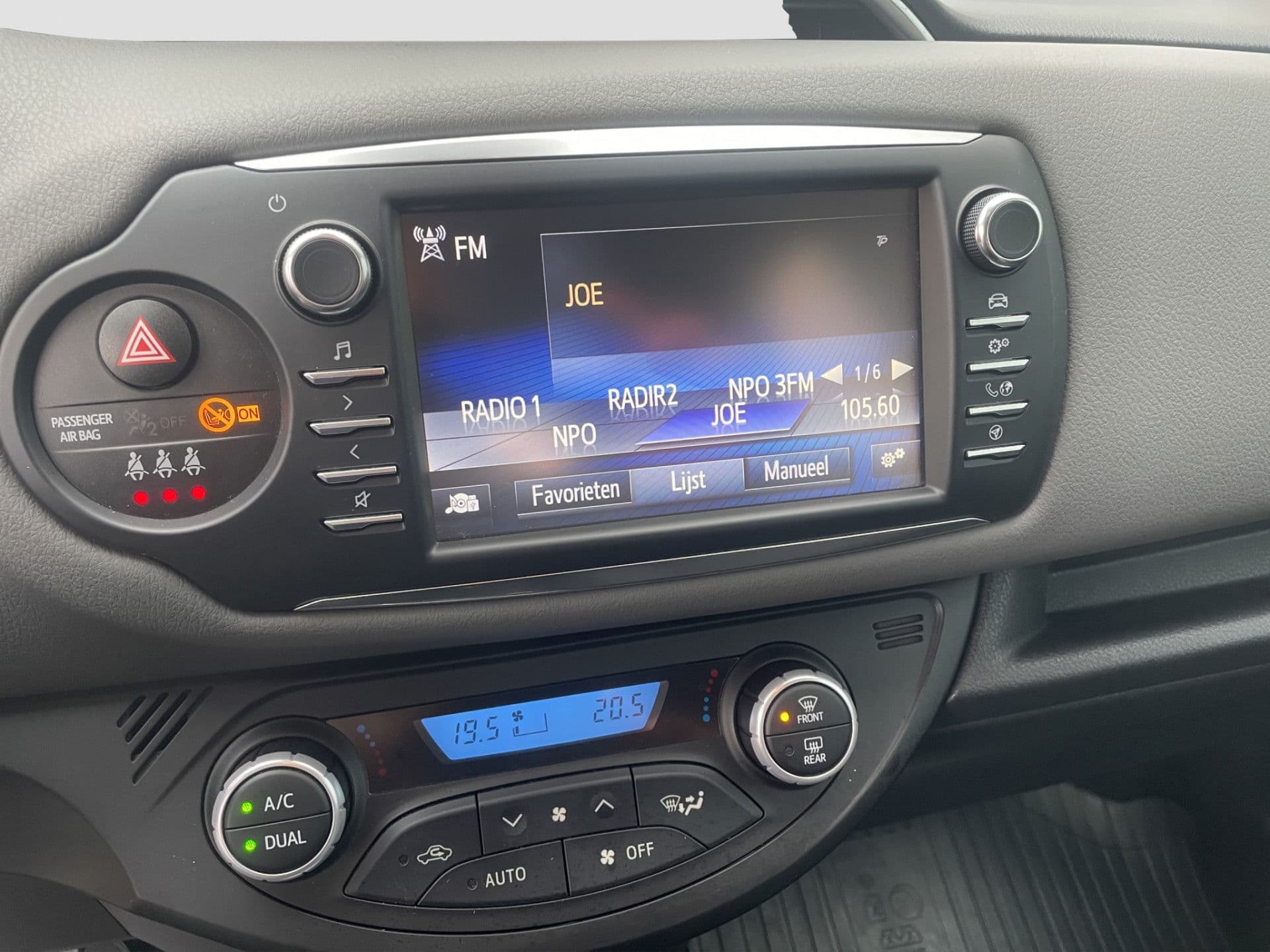 Toyota Yaris 1.5 Hybrid Active Climate | Cruise | Camera thumbnail 13