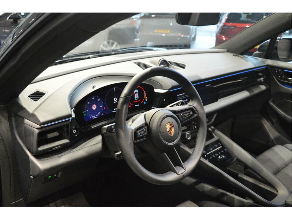 Porsche Macan 4 100 kWh navi pano cruise camera sport chrono 20 inch !! thumbnail 16