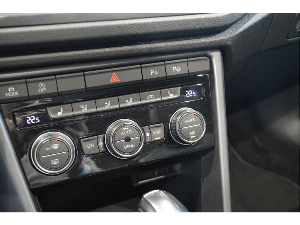 Volkswagen T-Roc Cabrio 1.5 TSI 3X R-LINE Black Style navi camera trekhaak 19 inch !! thumbnail 22