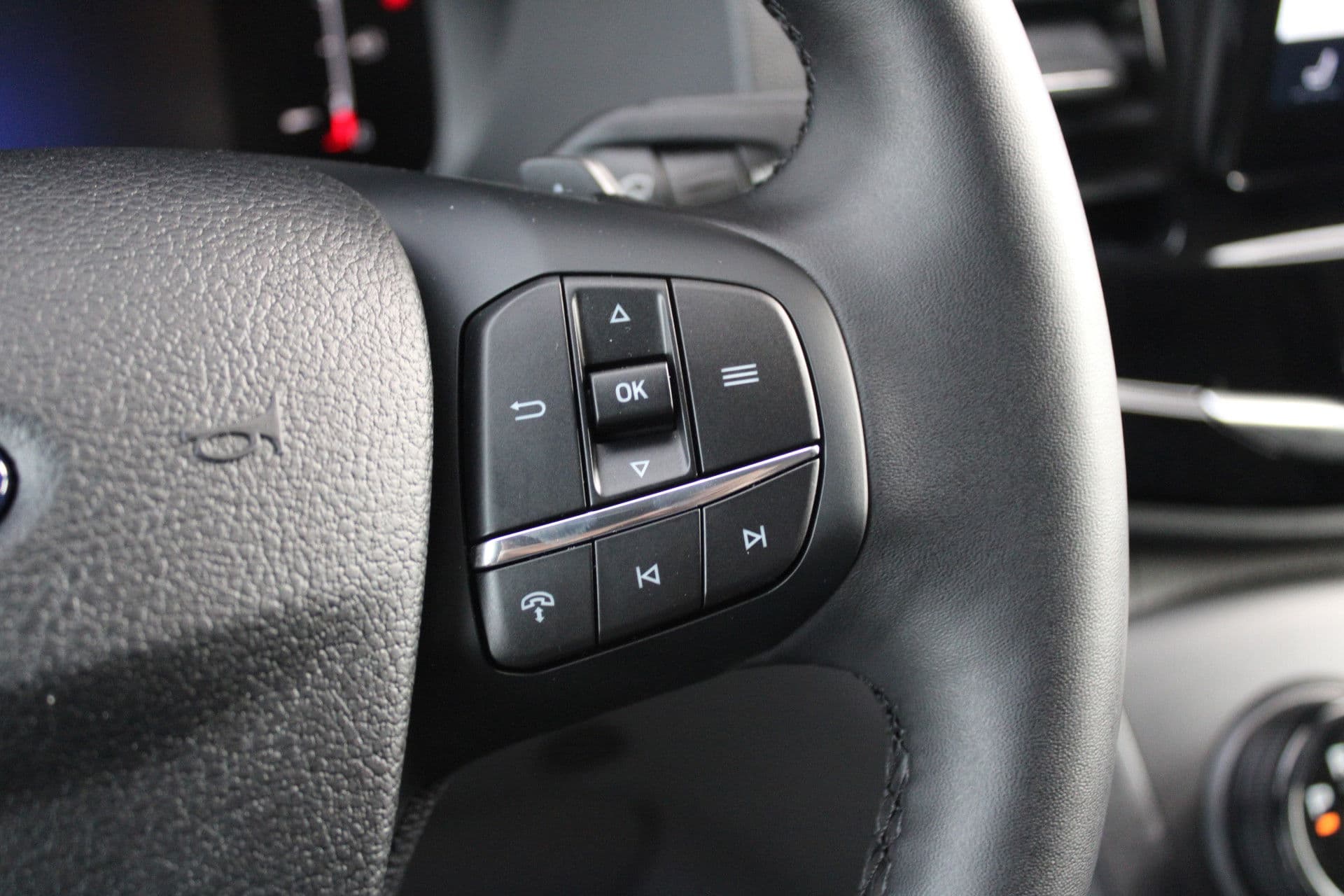 Ford Transit 350 2.0 TDCI L2H2 Trend 165pk - Facelift - 2x Schuifdeur - Adaptive Cruise - Navigatie - Blind Spot - 360 Camera - Stoel - Stuurverwarming - Rijklaar thumbnail 16