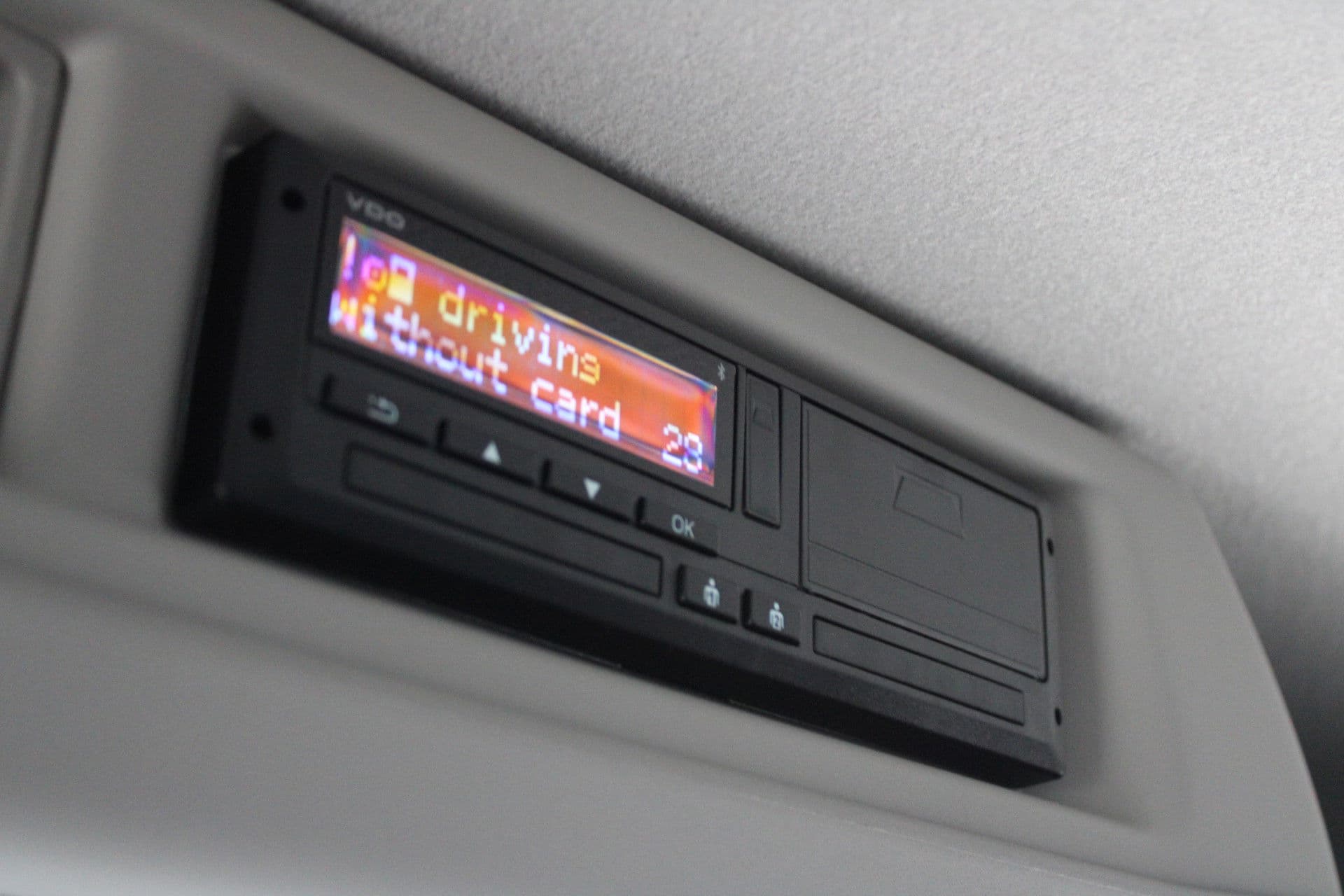 Ford Transit 350 2.0 TDCI L3H2 Limited 165pk - LUCHTVERING - ACC - Blind Spot - 360 camera - Navigatie - Stoel-Stuurverwarming - Trekhaak - Rijklaar thumbnail 24