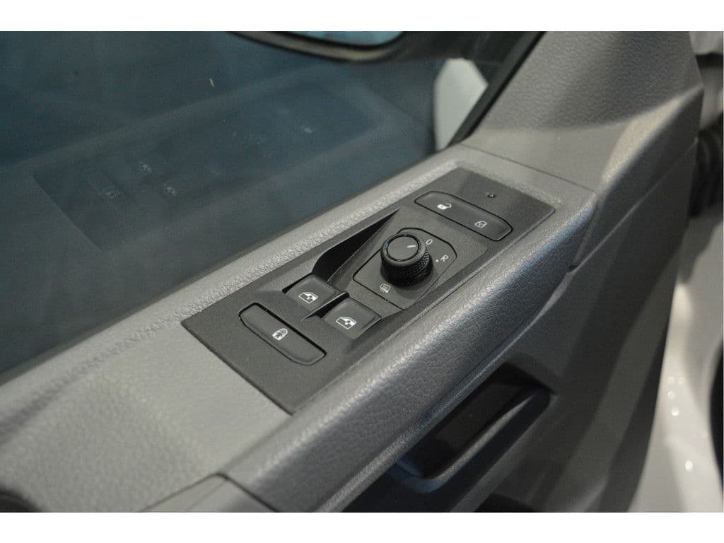 Volkswagen Transporter 2.0 TDI L2H1 navi airco cruise pdc trekhaak 110 pk !! thumbnail 14