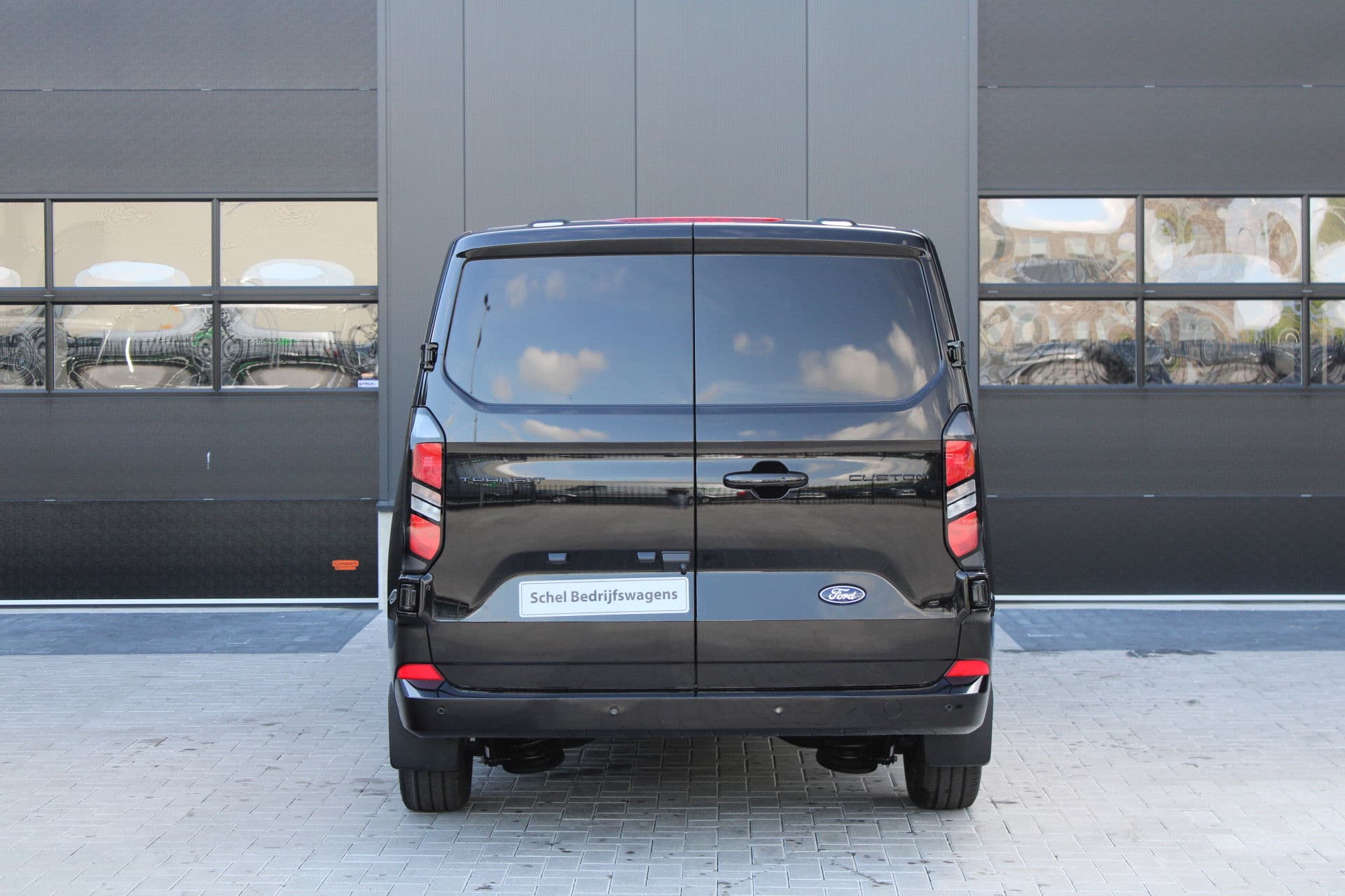 Ford Transit Custom 320 2.0 TDCI L2H1 Limited 150pk - Adaptive Cruise - Verwarmd stuur - Blind spot - Navigatie - Camera - Draadloos laden - Rijklaar thumbnail 7